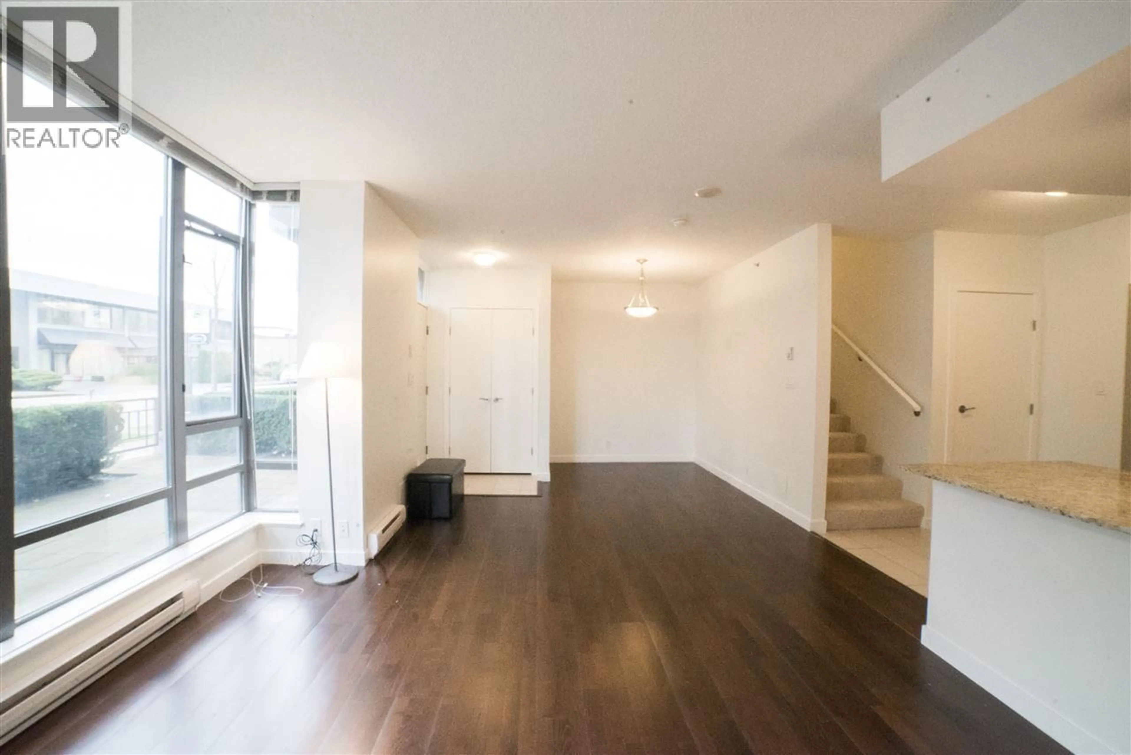A pic of a room for 3 - 7360 ELMBRIDGE WAY, Richmond British Columbia V6X0A5