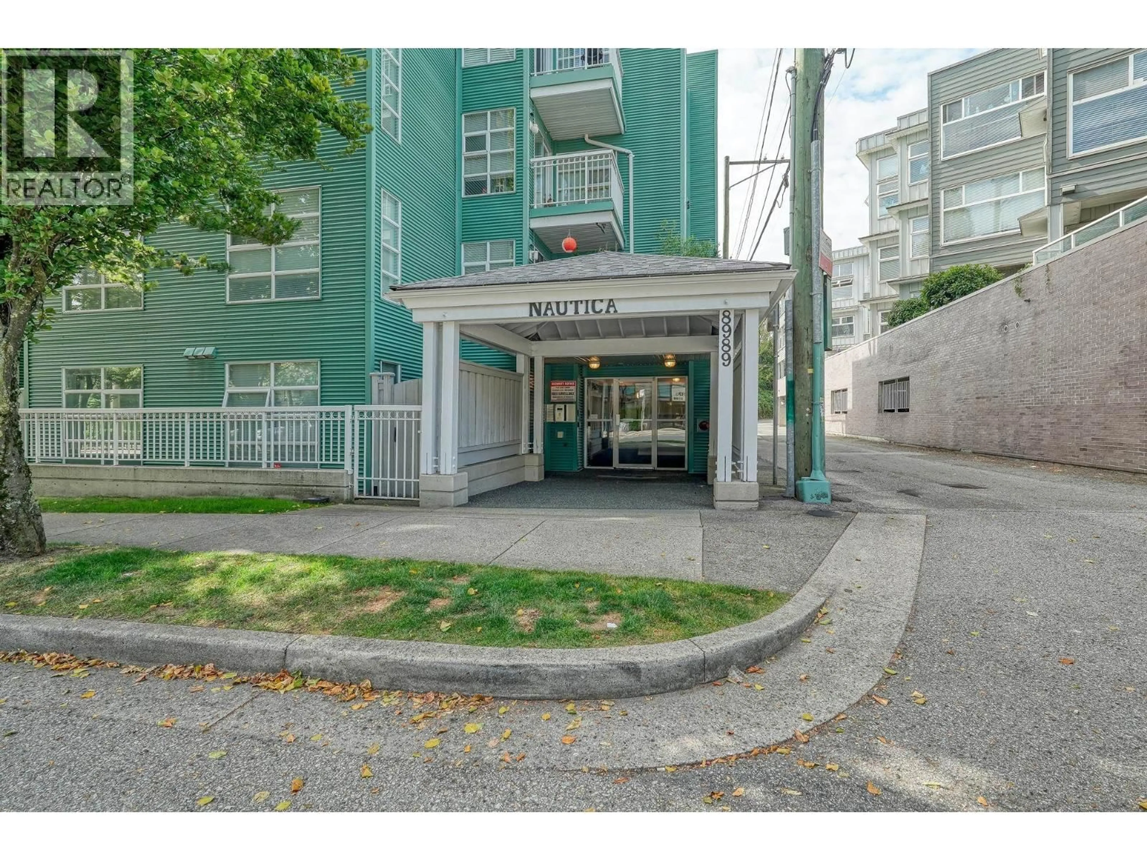 Indoor foyer for 102 - 8989 HUDSON STREET, Vancouver British Columbia V6P6Y1