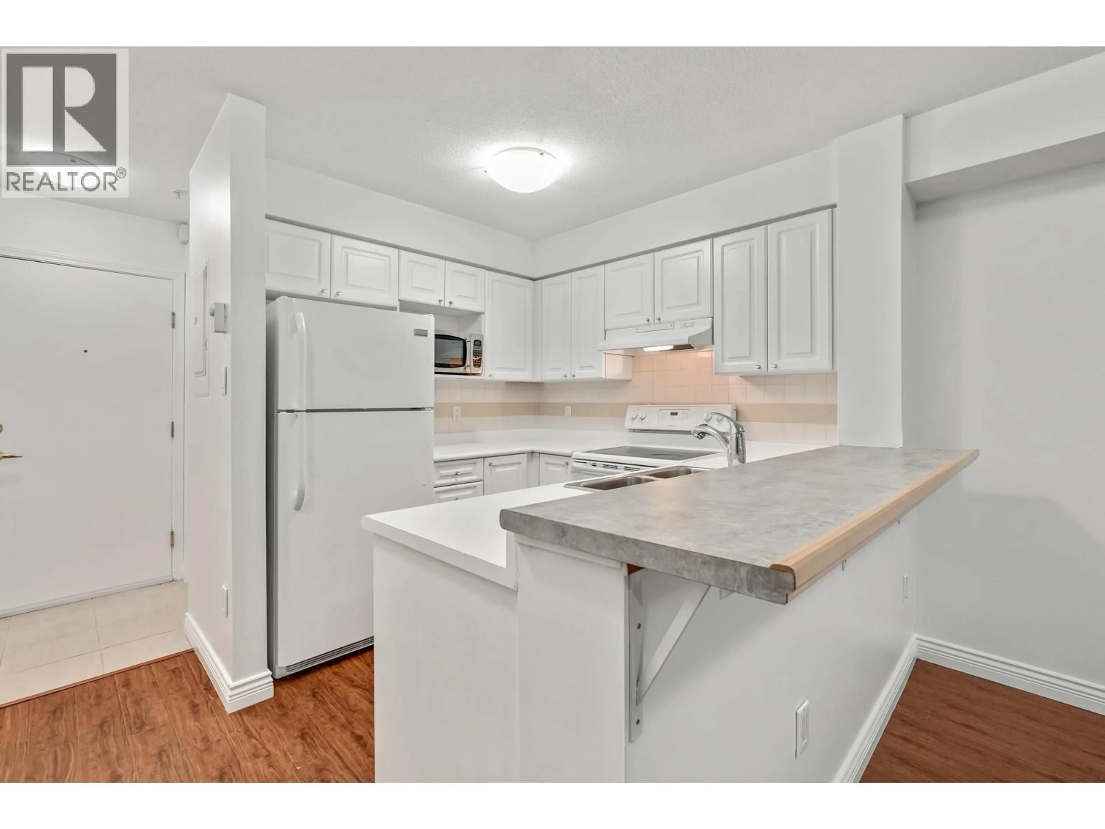 Standard kitchen, unknown for 102 - 8989 HUDSON STREET, Vancouver British Columbia V6P6Y1