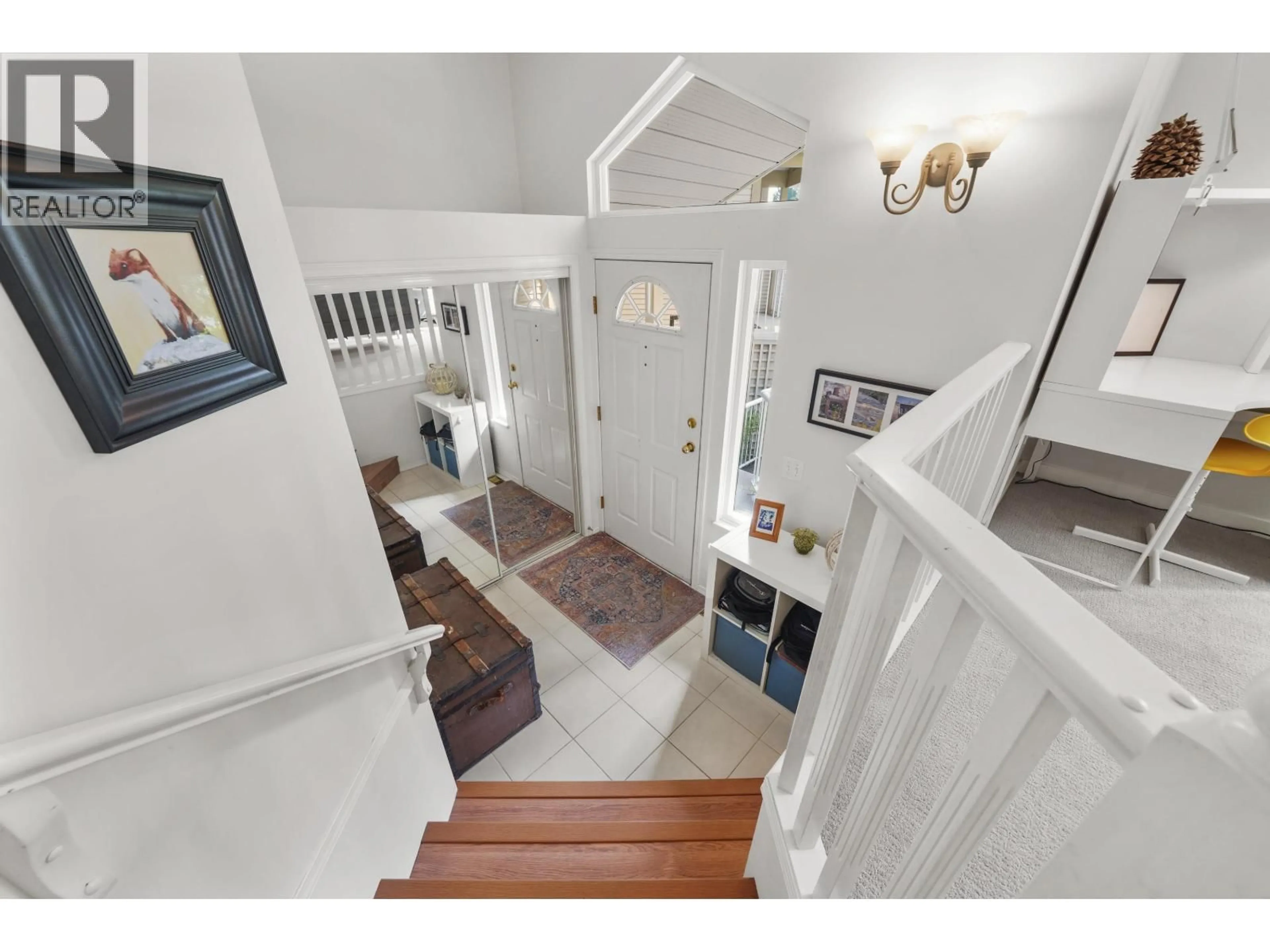 Indoor foyer for 135 - 101 PARKSIDE DRIVE, Port Moody British Columbia V3H4W6
