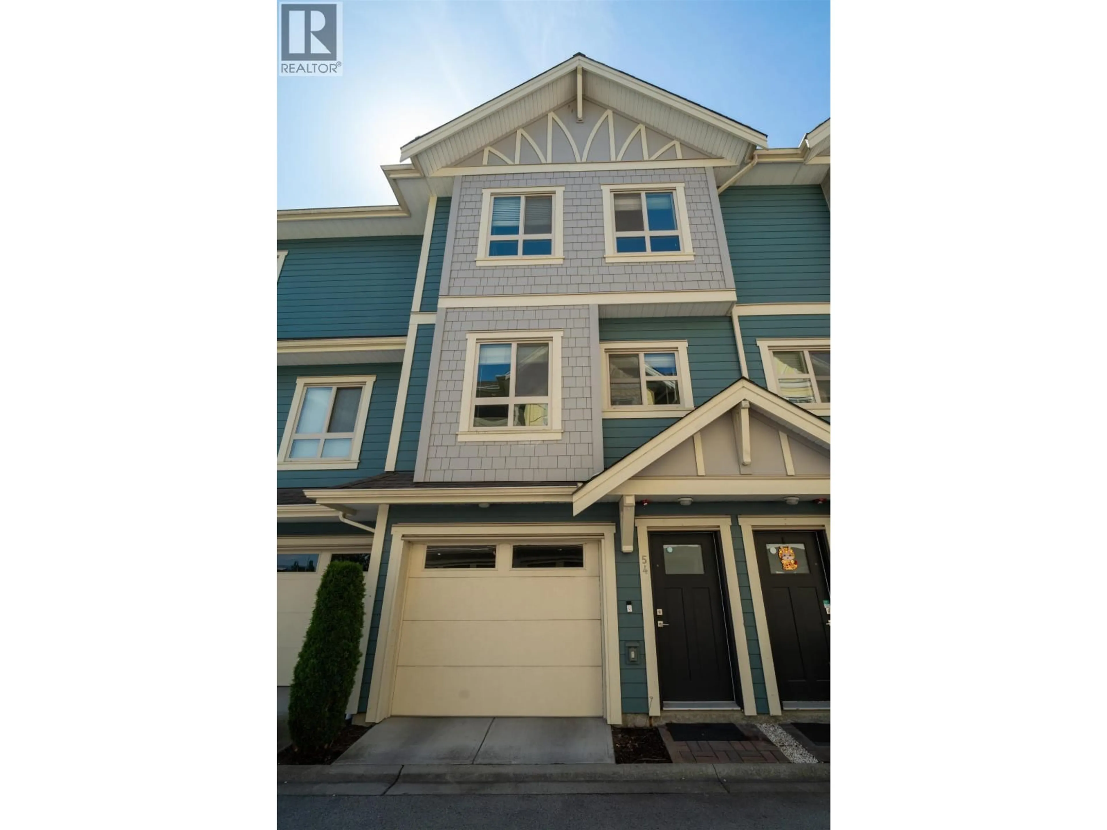 A pic from outside/outdoor area/front of a property/back of a property/a pic from drone, street for 54 - 843 EWEN AVENUE, New Westminster British Columbia V3M0K6
