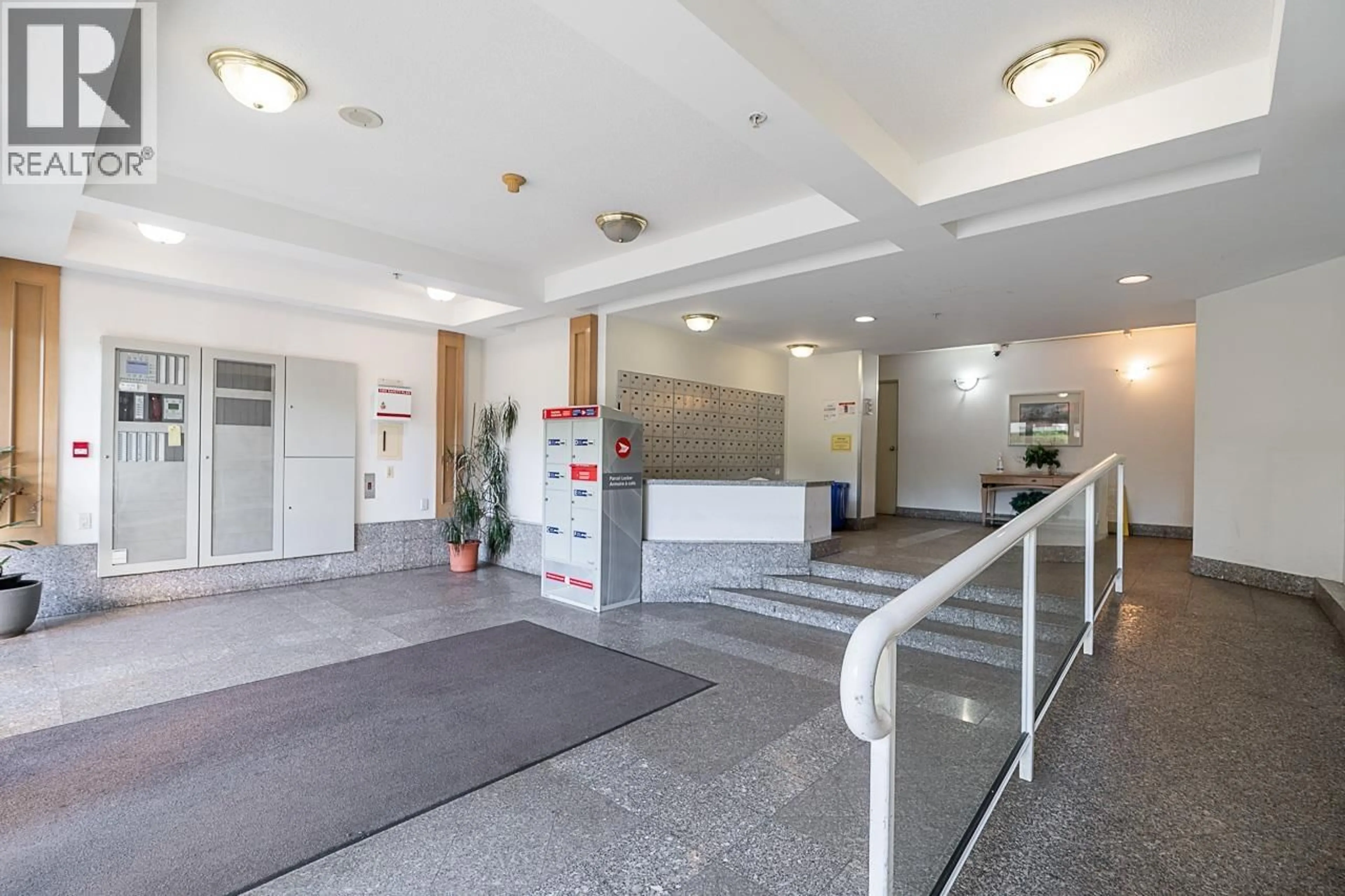 Indoor foyer for 3489 ASCOT PLACE, Vancouver British Columbia V5R6B6