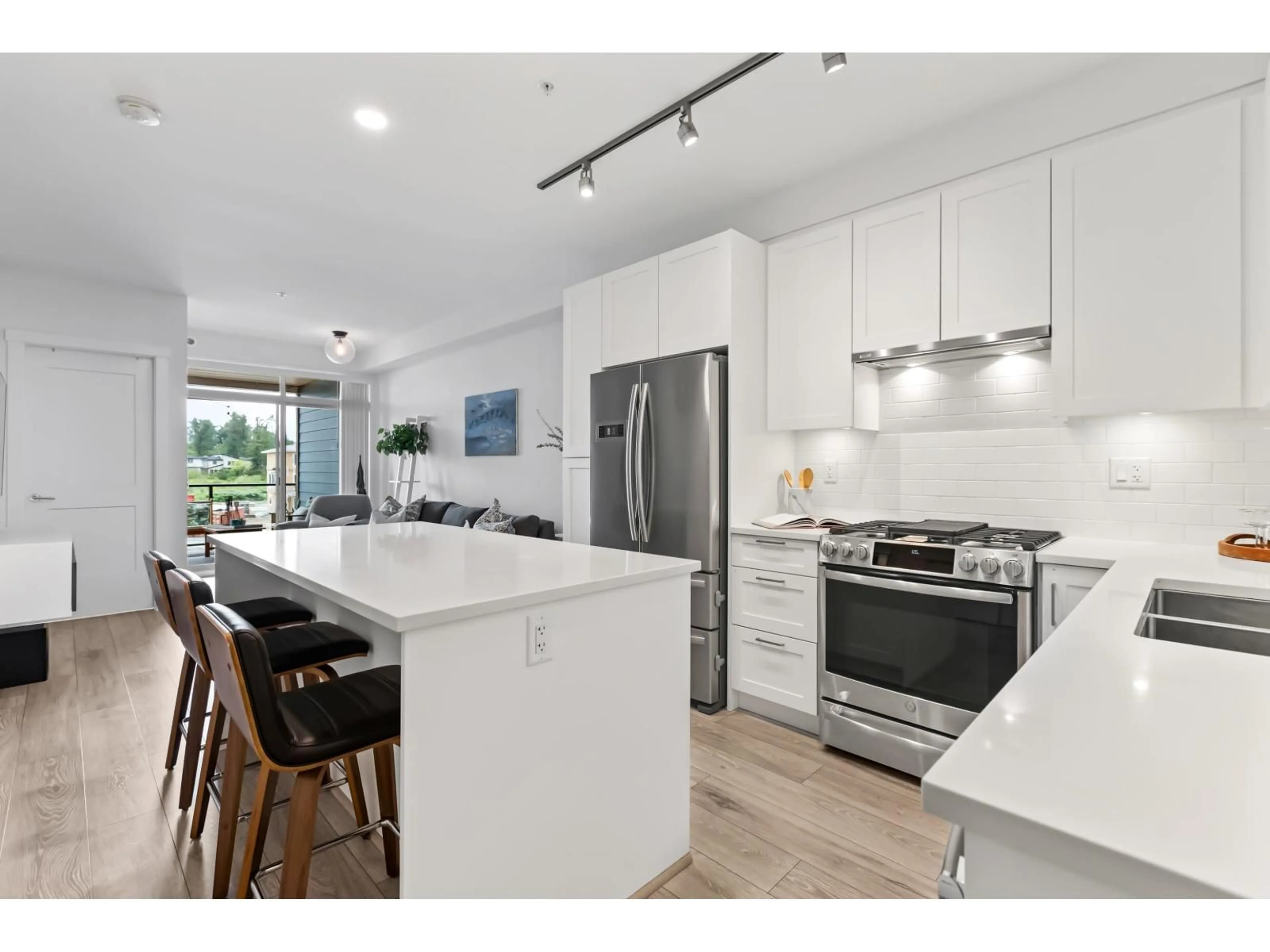Open concept kitchen, unknown for 322 - 20673 78, Langley British Columbia V2Y3K1