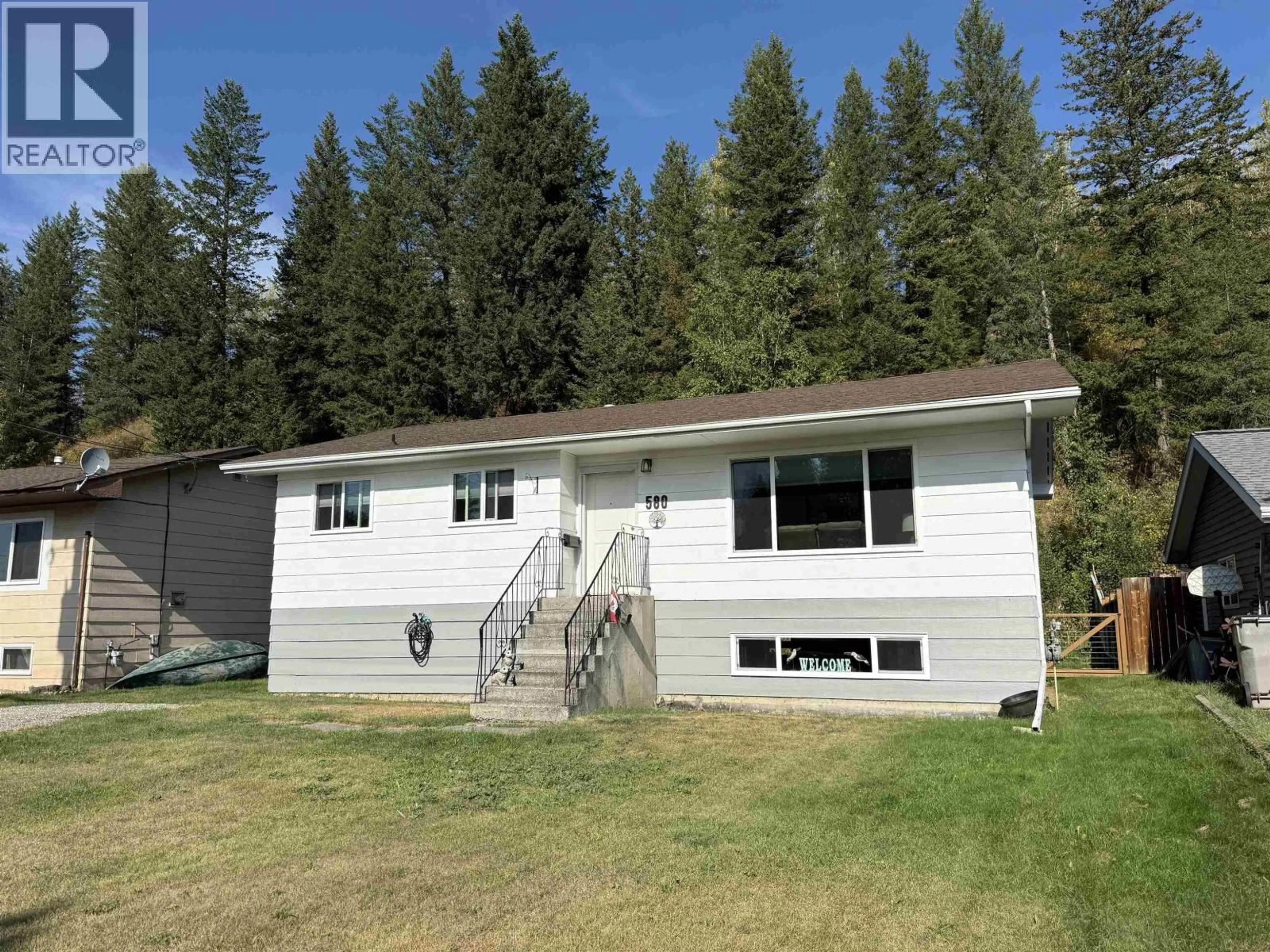 Home with vinyl exterior material, unknown for 580 NASON STREET, Quesnel British Columbia V2J3A1