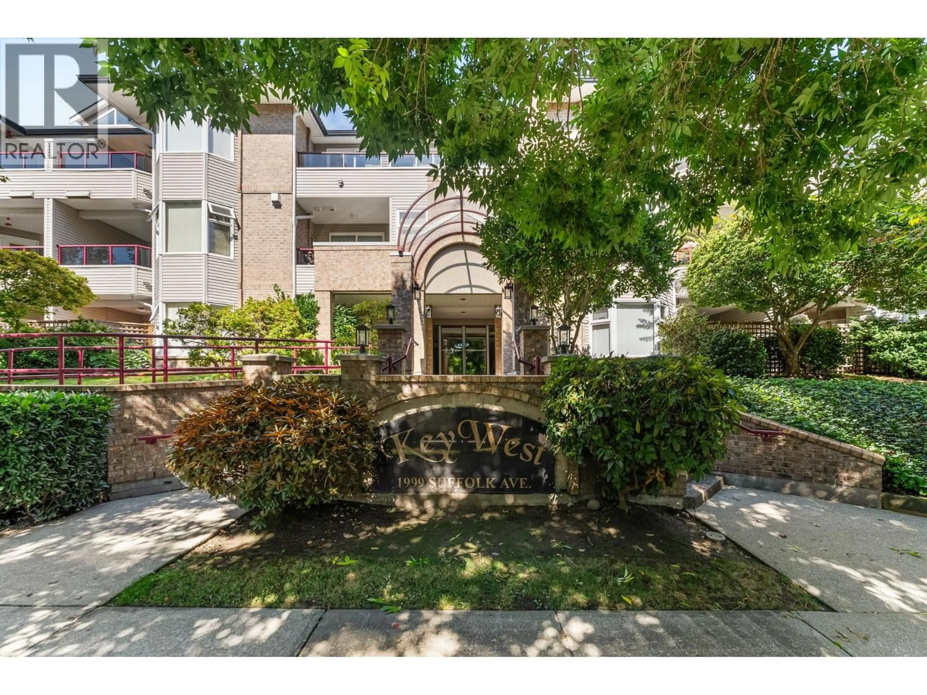 Indoor foyer for 213 - 1999 SUFFOLK AVENUE, Port Coquitlam British Columbia V3B7X7