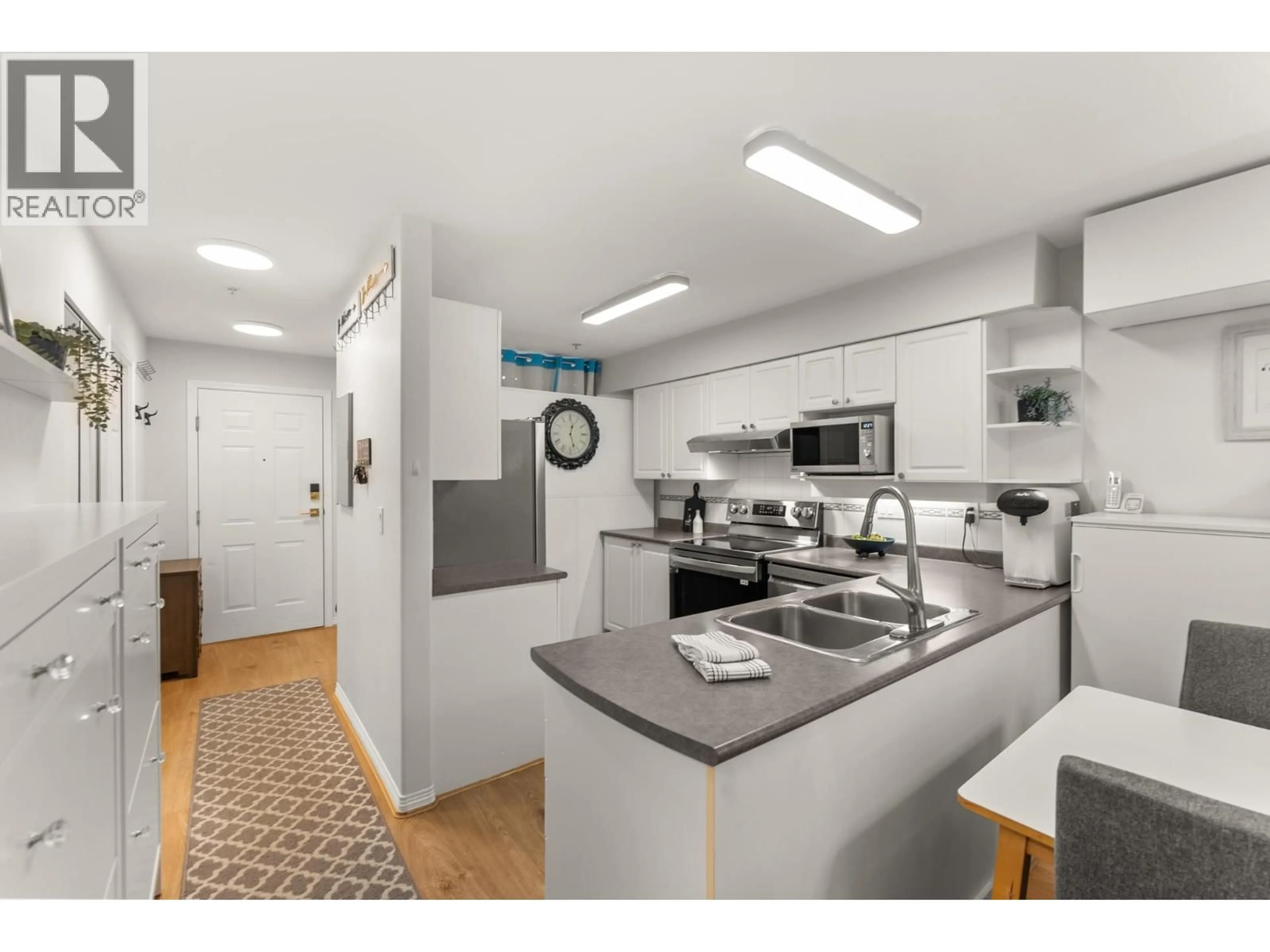 Standard kitchen, unknown for 213 - 1999 SUFFOLK AVENUE, Port Coquitlam British Columbia V3B7X7