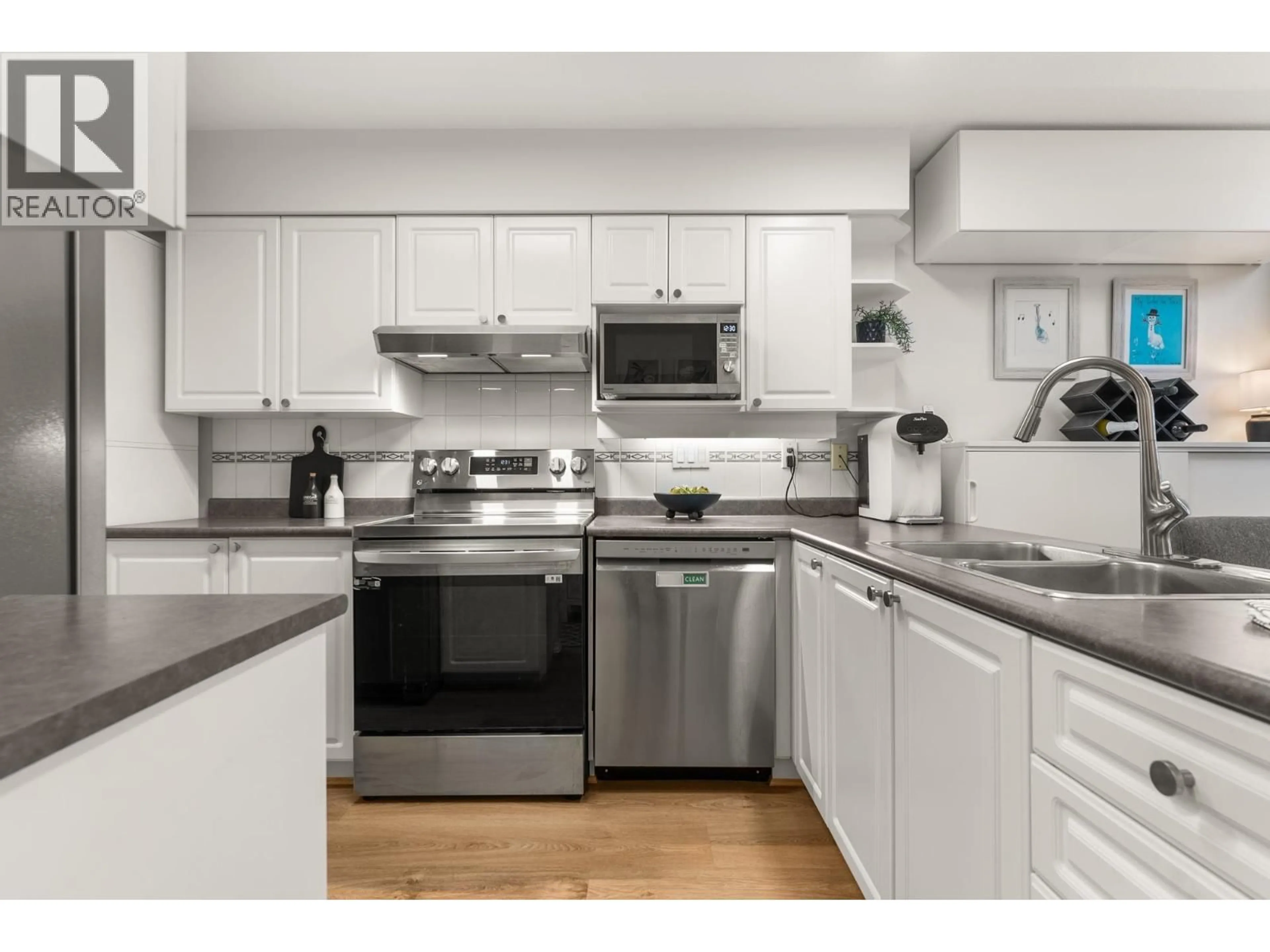 Standard kitchen, unknown for 213 - 1999 SUFFOLK AVENUE, Port Coquitlam British Columbia V3B7X7