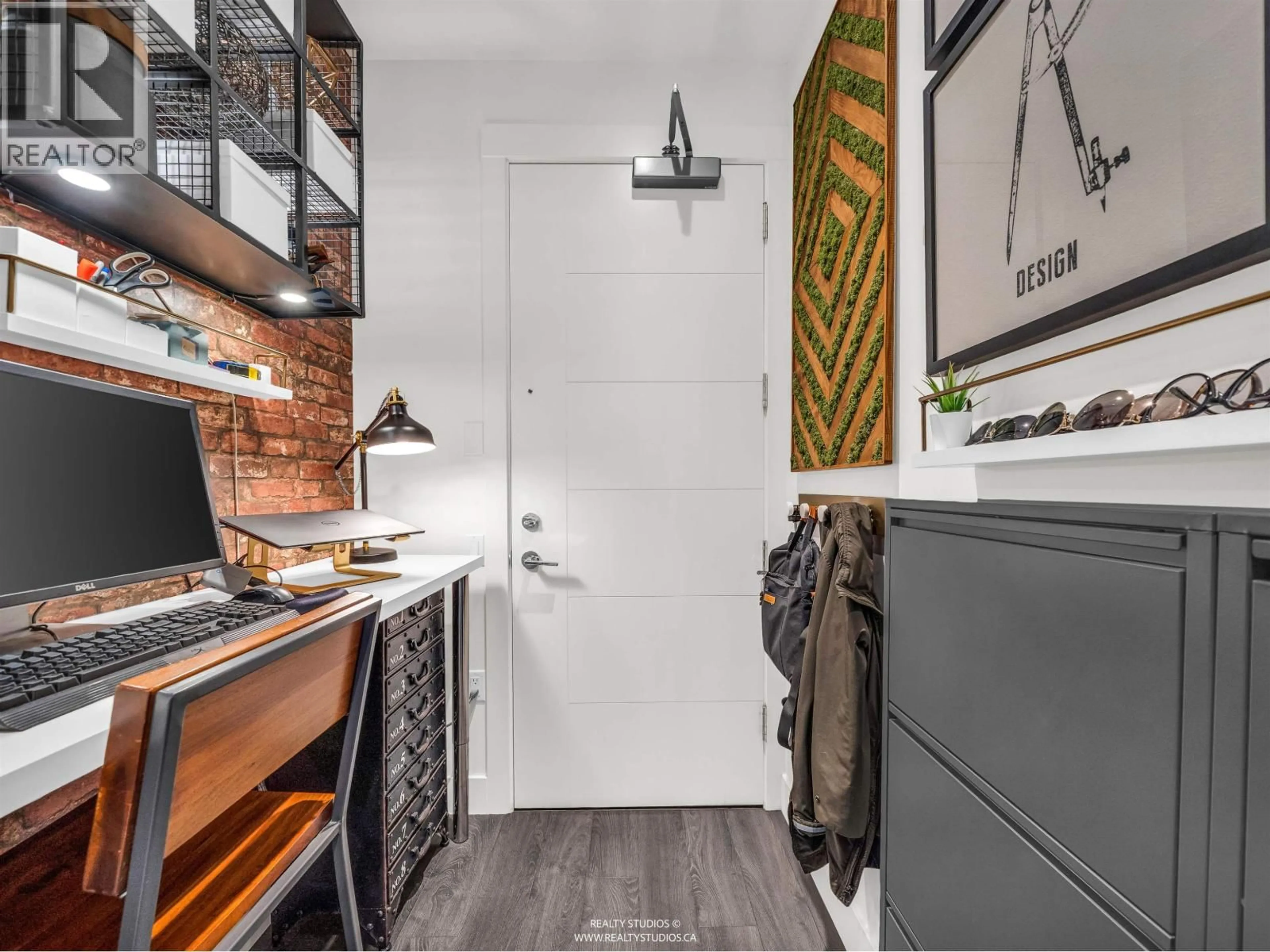 Contemporary kitchen, ceramic/tile floor for 103 - 2393 RANGER LANE, Port Coquitlam British Columbia V3B0P5