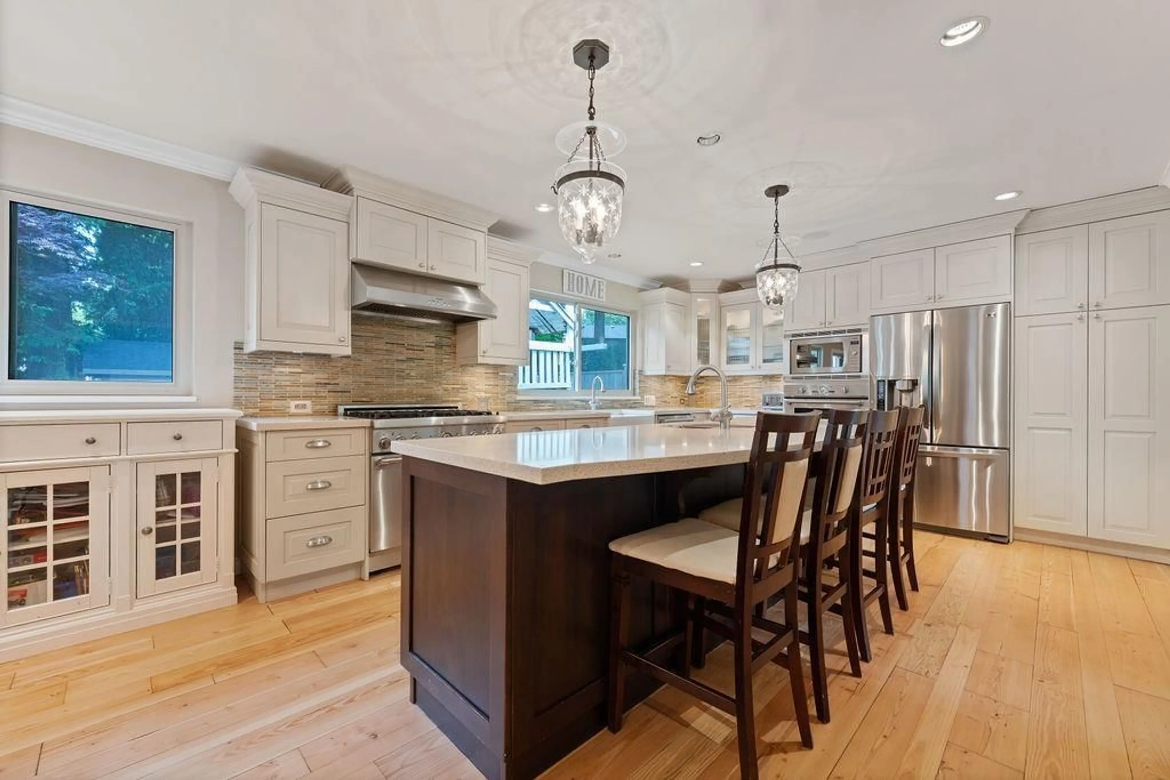 Open concept kitchen, ceramic/tile floor for 12661 20, Surrey British Columbia V4A6J3