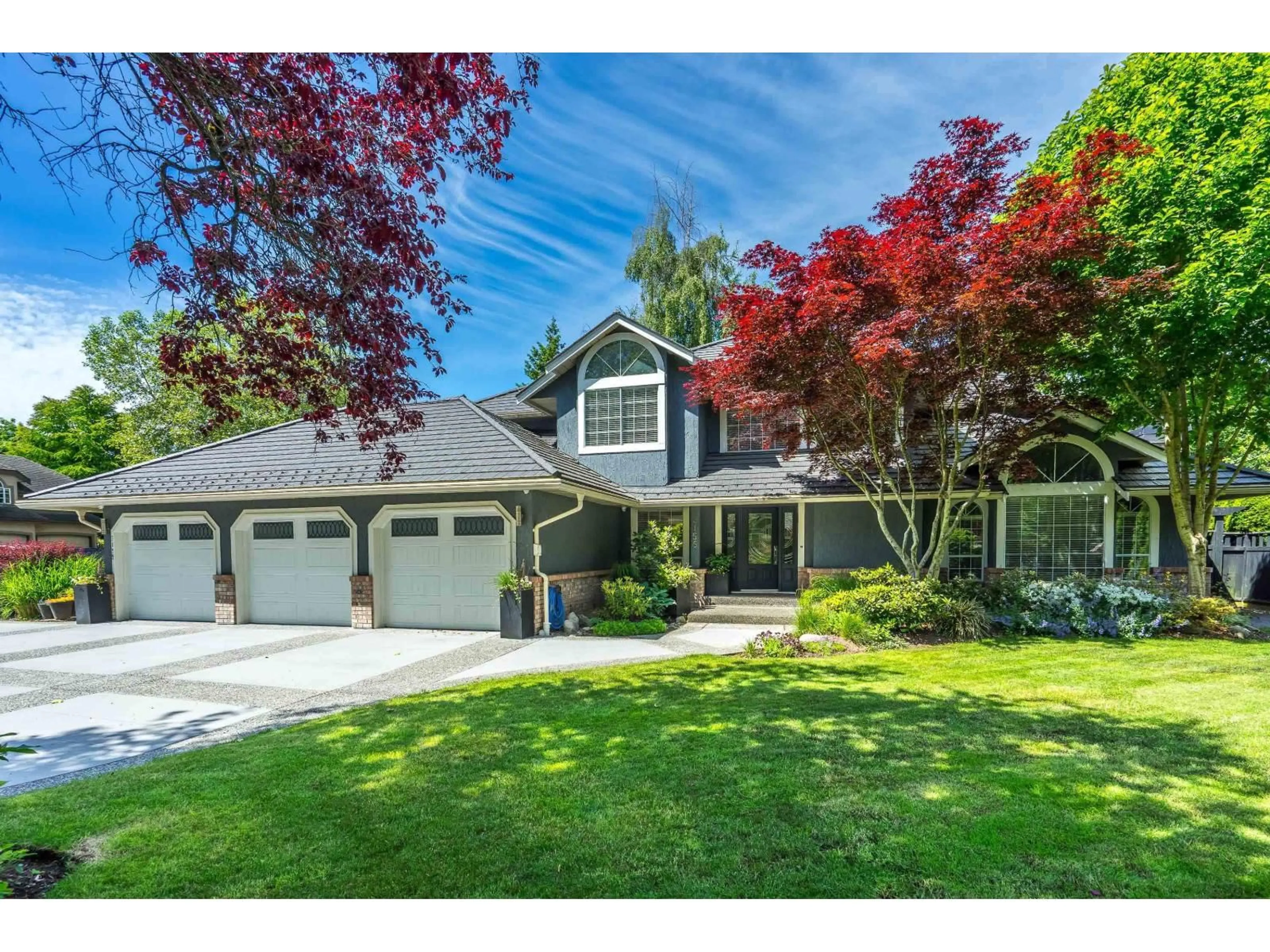 Home with vinyl exterior material, street for 3155 142, Surrey British Columbia V4P2J3