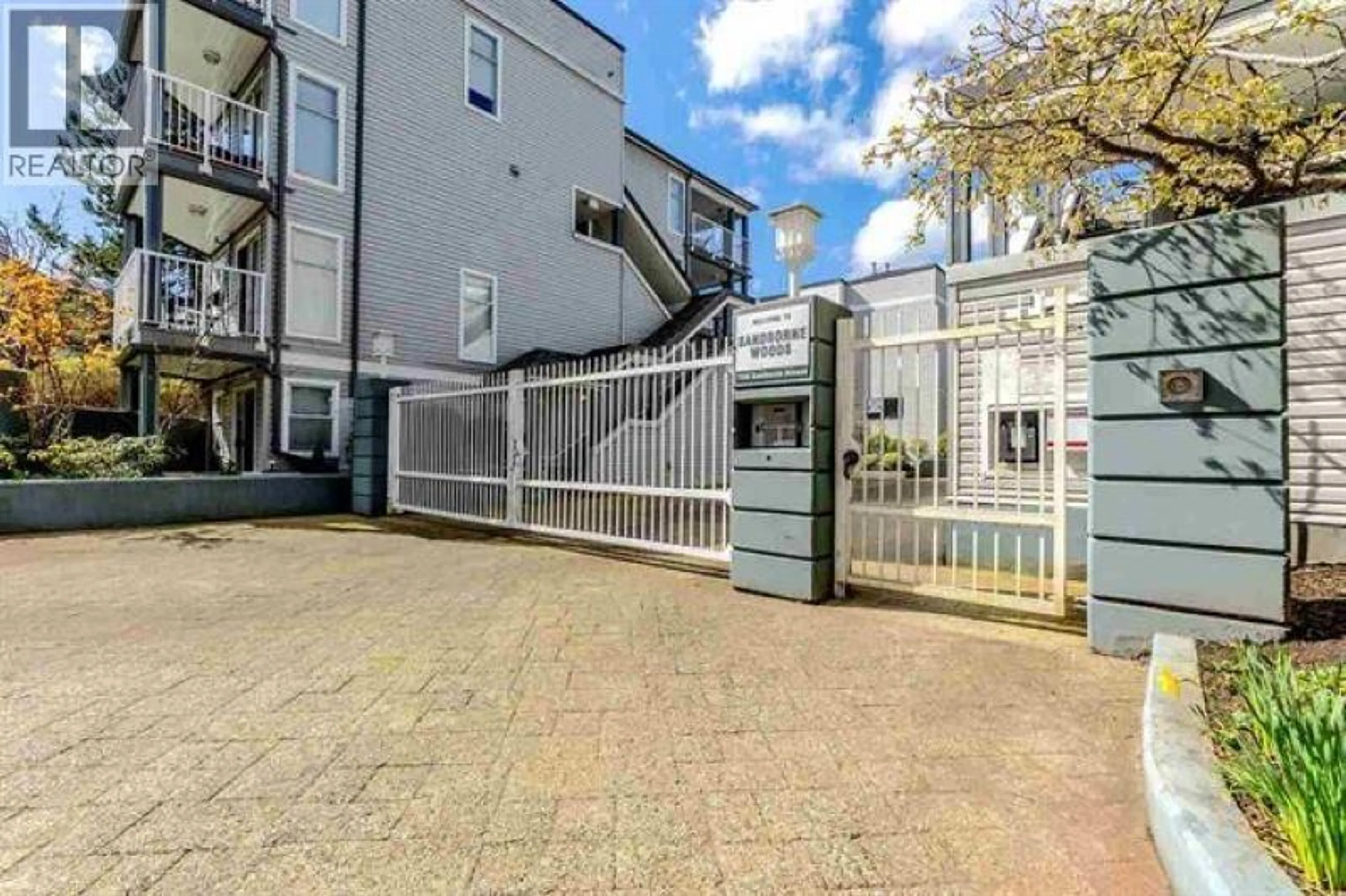 A pic from outside/outdoor area/front of a property/back of a property/a pic from drone, street for 28 - 7345 SANDBORNE AVENUE, Burnaby British Columbia V3N4W6