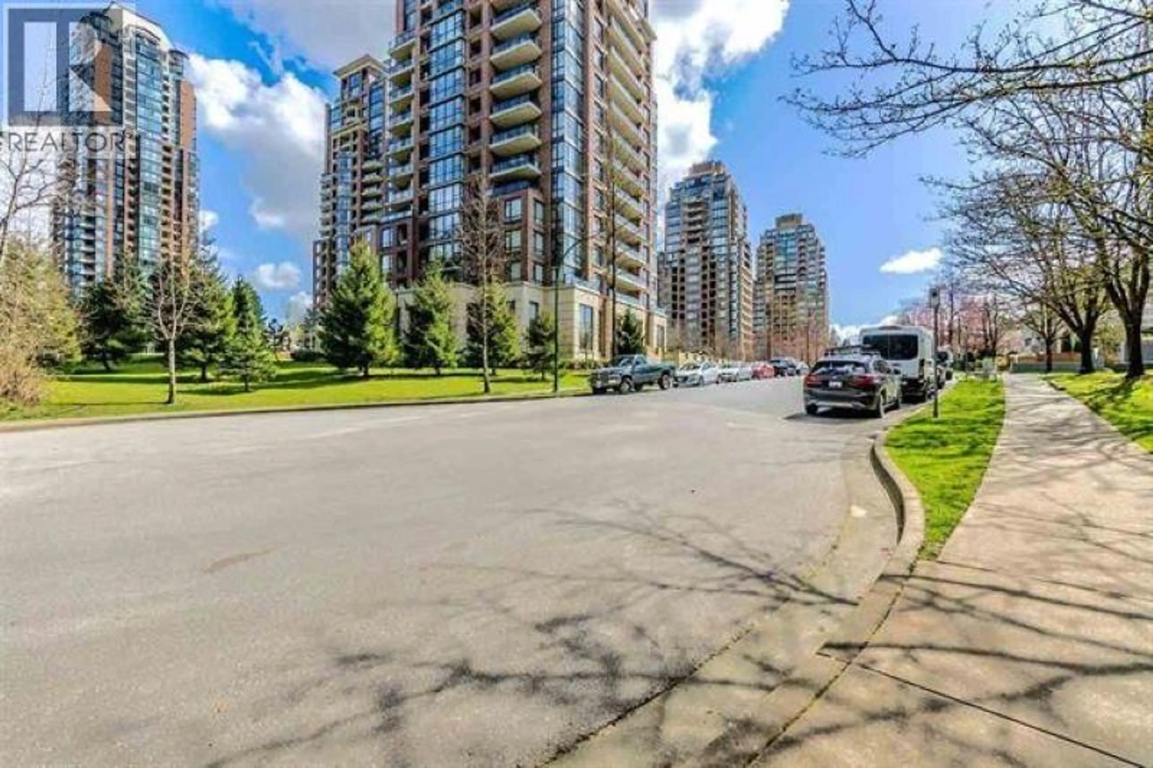 Unknown for 28 - 7345 SANDBORNE AVENUE, Burnaby British Columbia V3N4W6