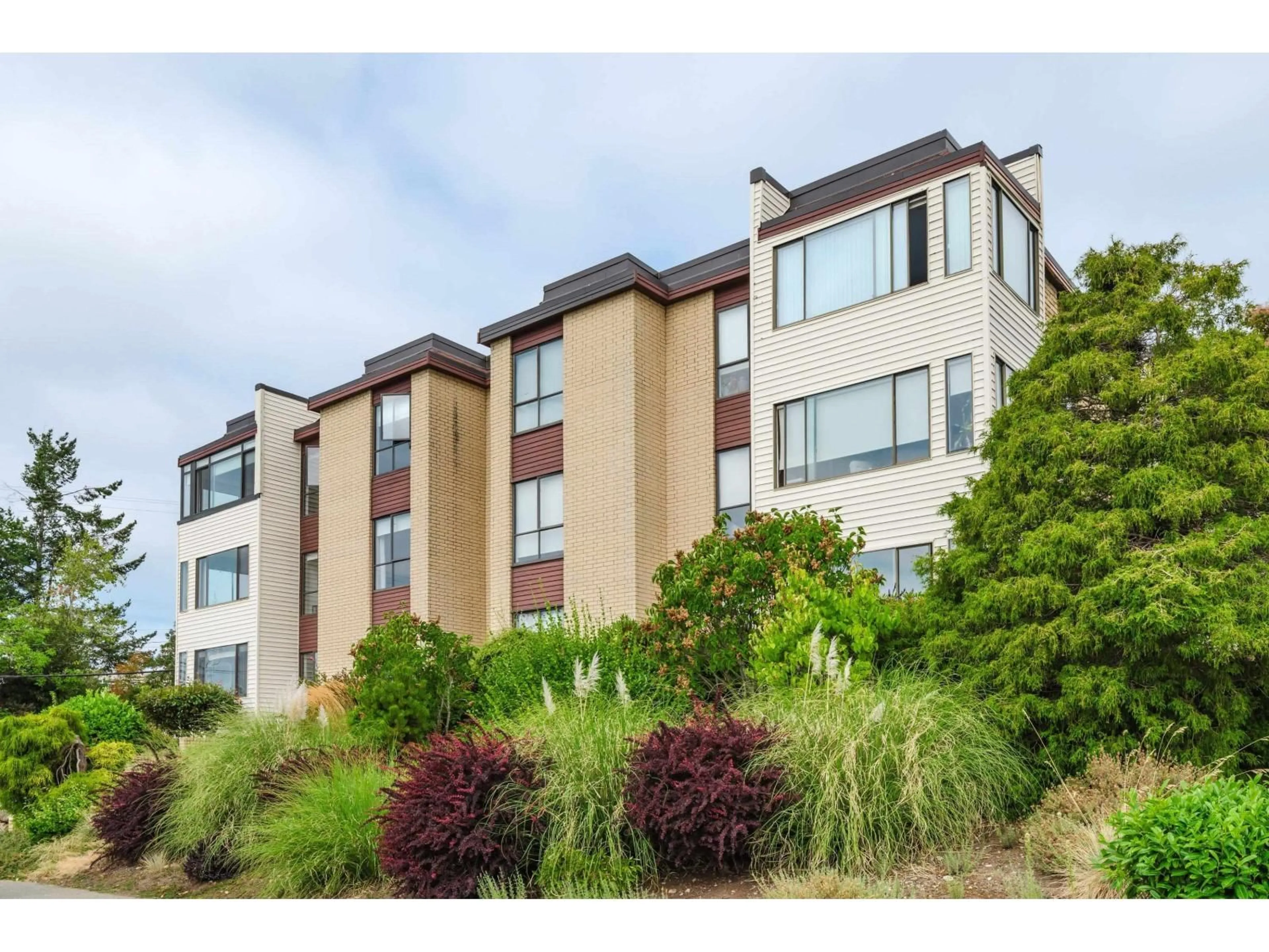 Unknown for 201 - 15265 ROPER, White Rock British Columbia V4B2E9
