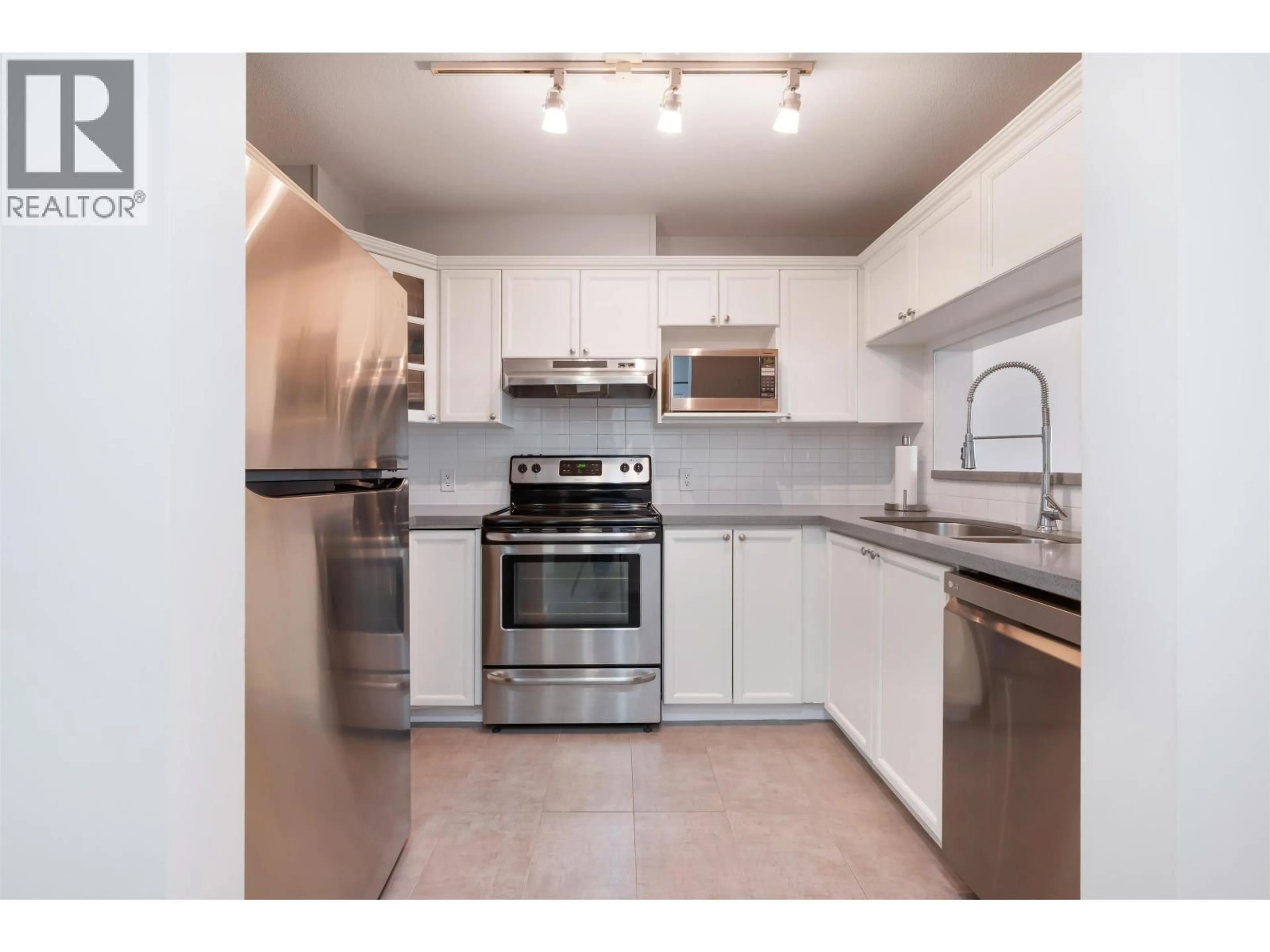 Standard kitchen, unknown for 330 - 5500 ANDREWS ROAD, Richmond British Columbia V7E6M9