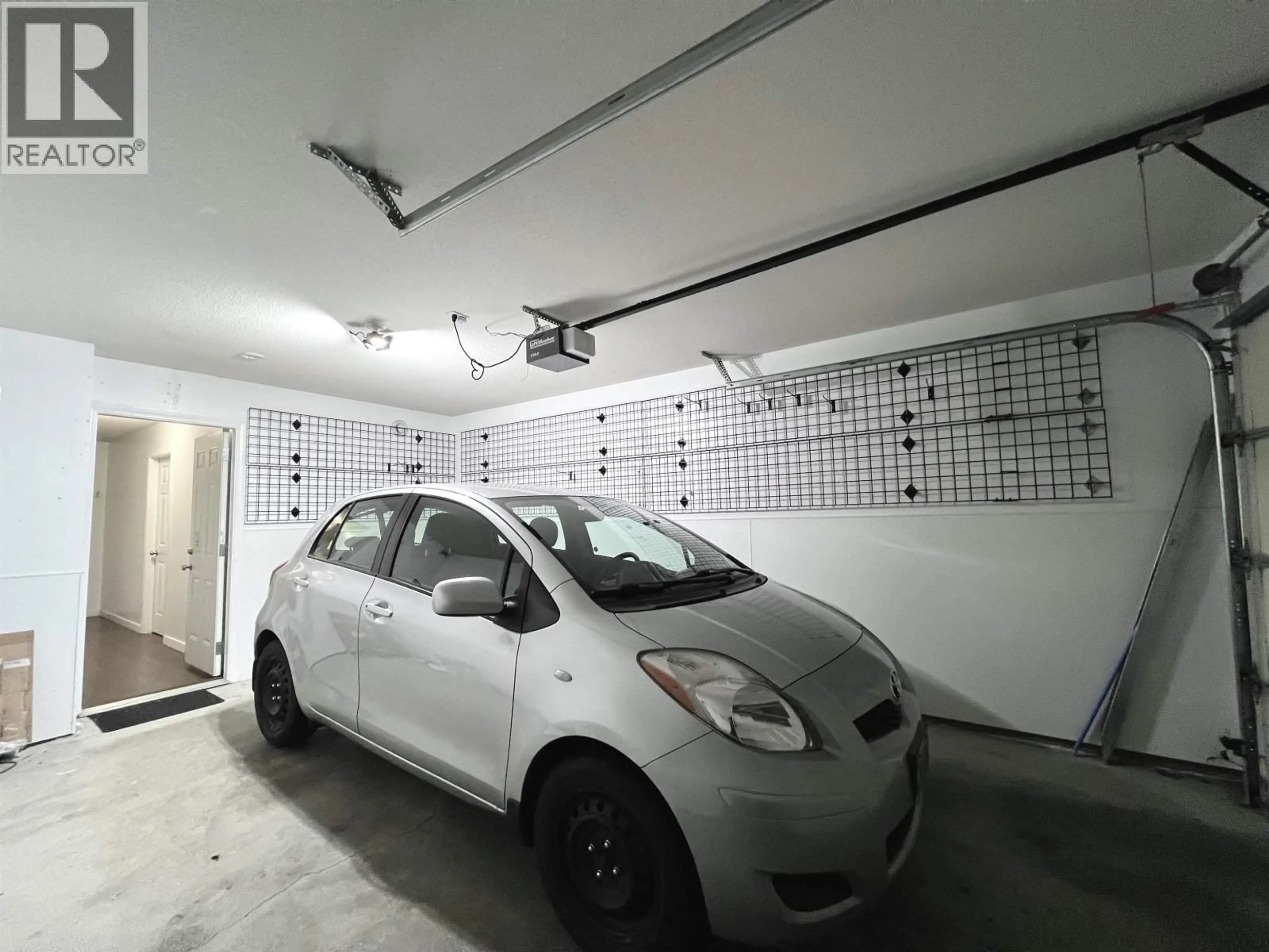 Indoor garage for 3 - 9420 FERNDALE ROAD, Richmond British Columbia V6Y0A7