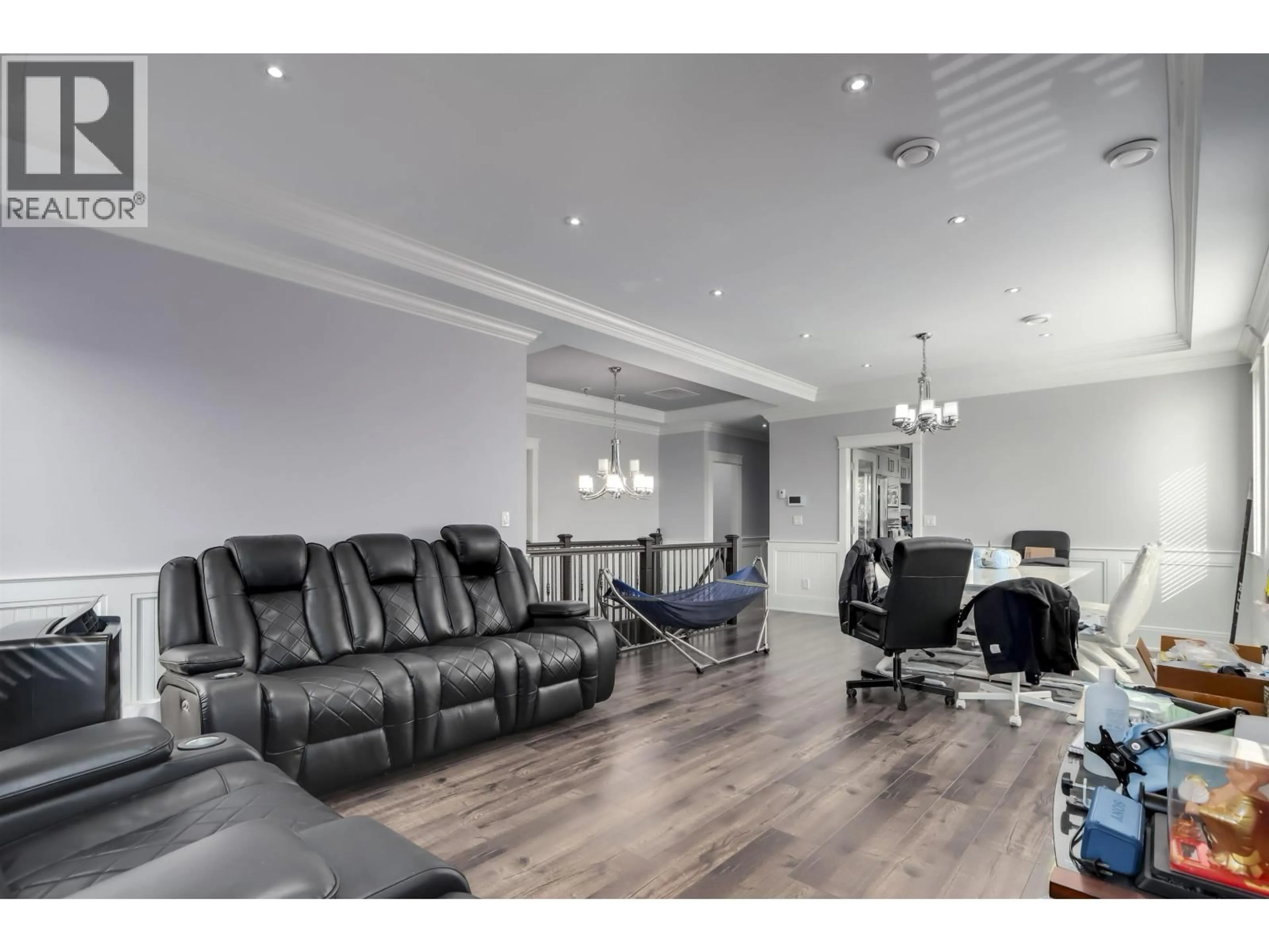 Living room with furniture, wood/laminate floor for 11971 MONTEGO STREET, Richmond British Columbia V6X1H7
