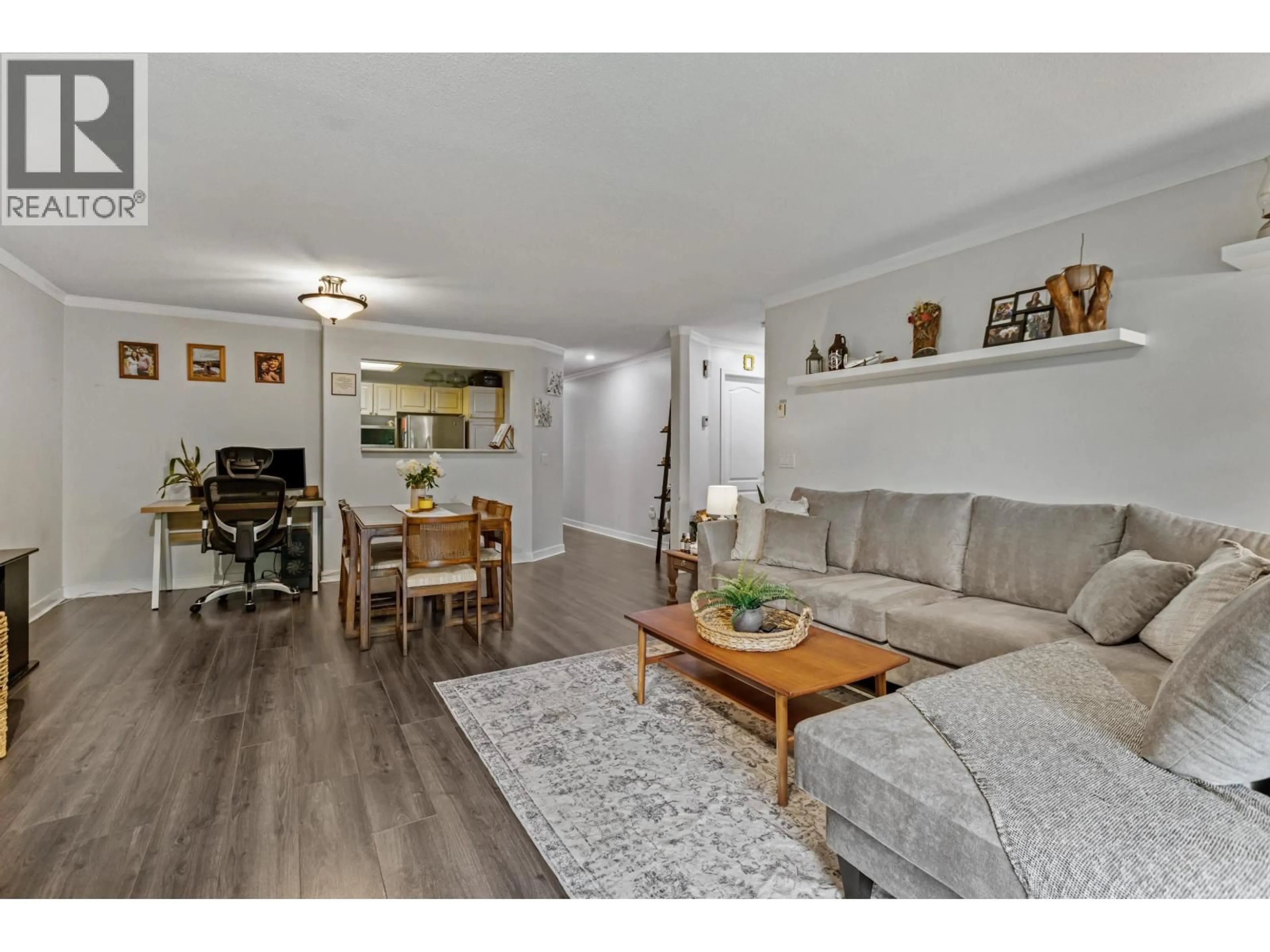 Living room with furniture, wood/laminate floor for 31 - 12071 232B STREET, Maple Ridge British Columbia V2X0Z7