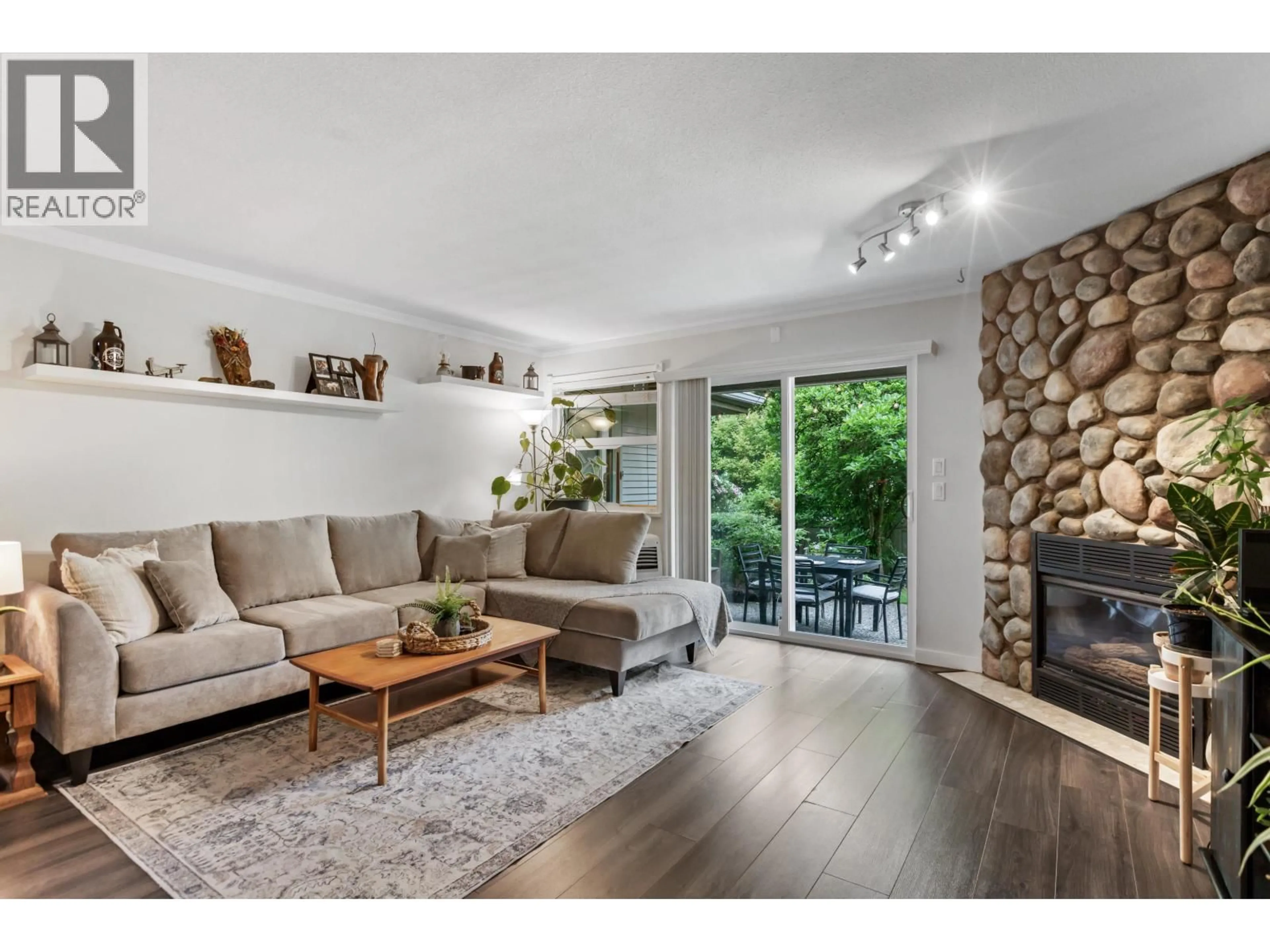 Living room with furniture, wood/laminate floor for 31 - 12071 232B STREET, Maple Ridge British Columbia V2X0Z7