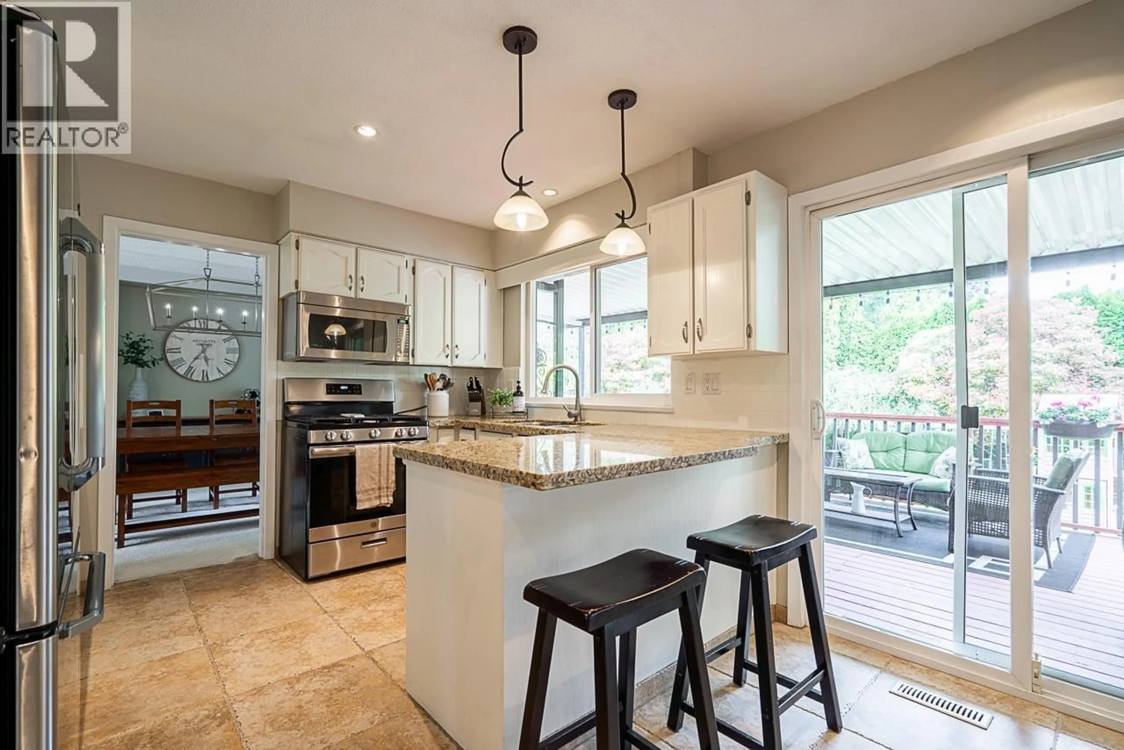 Open concept kitchen, ceramic/tile floor for 20685 125 AVENUE, Maple Ridge British Columbia V2X8N9