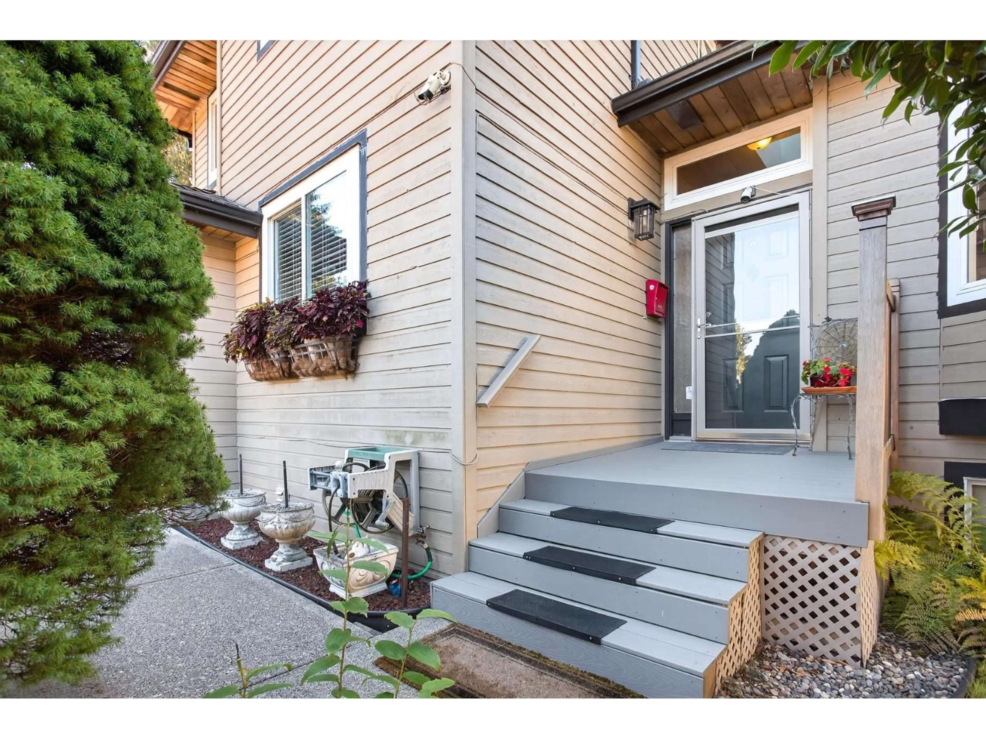 Indoor entryway for 11570 71ST, Delta British Columbia V4E3L3