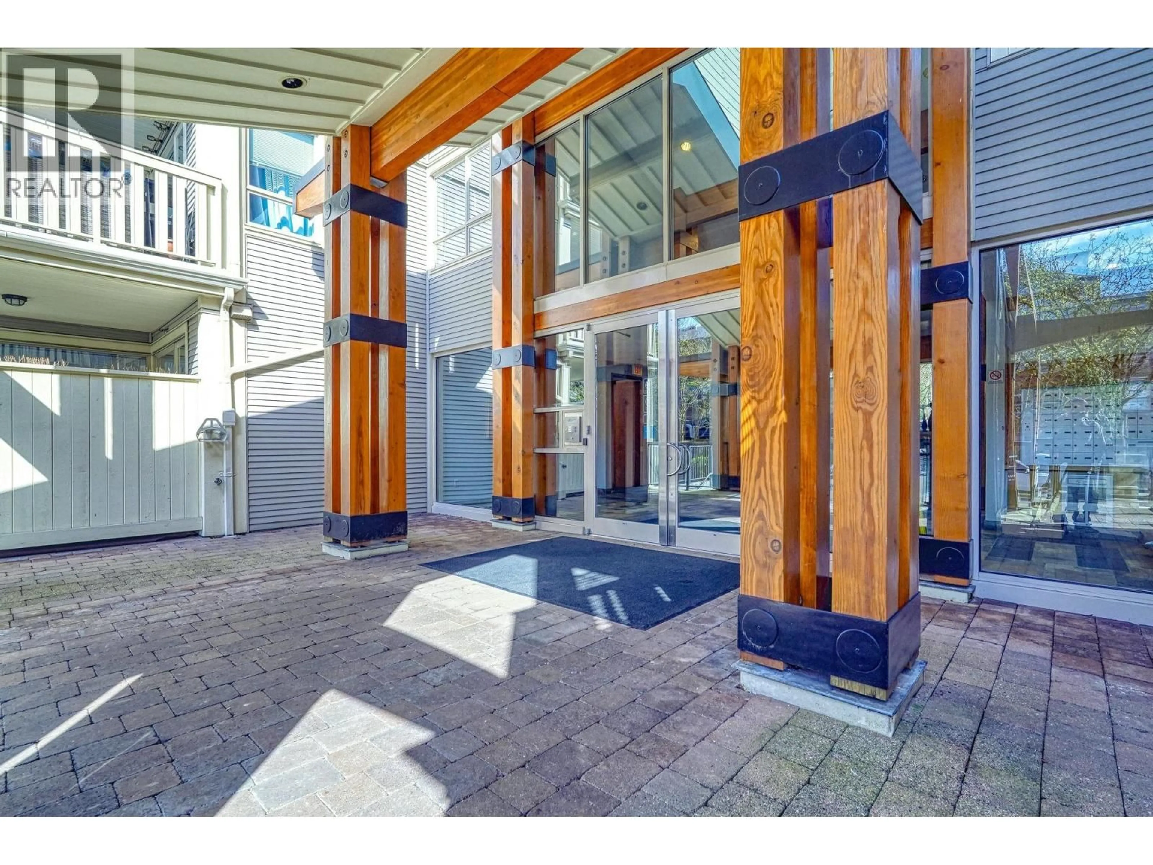 Indoor foyer for 413 - 801 KLAHANIE DRIVE, Port Moody British Columbia V3H5K4