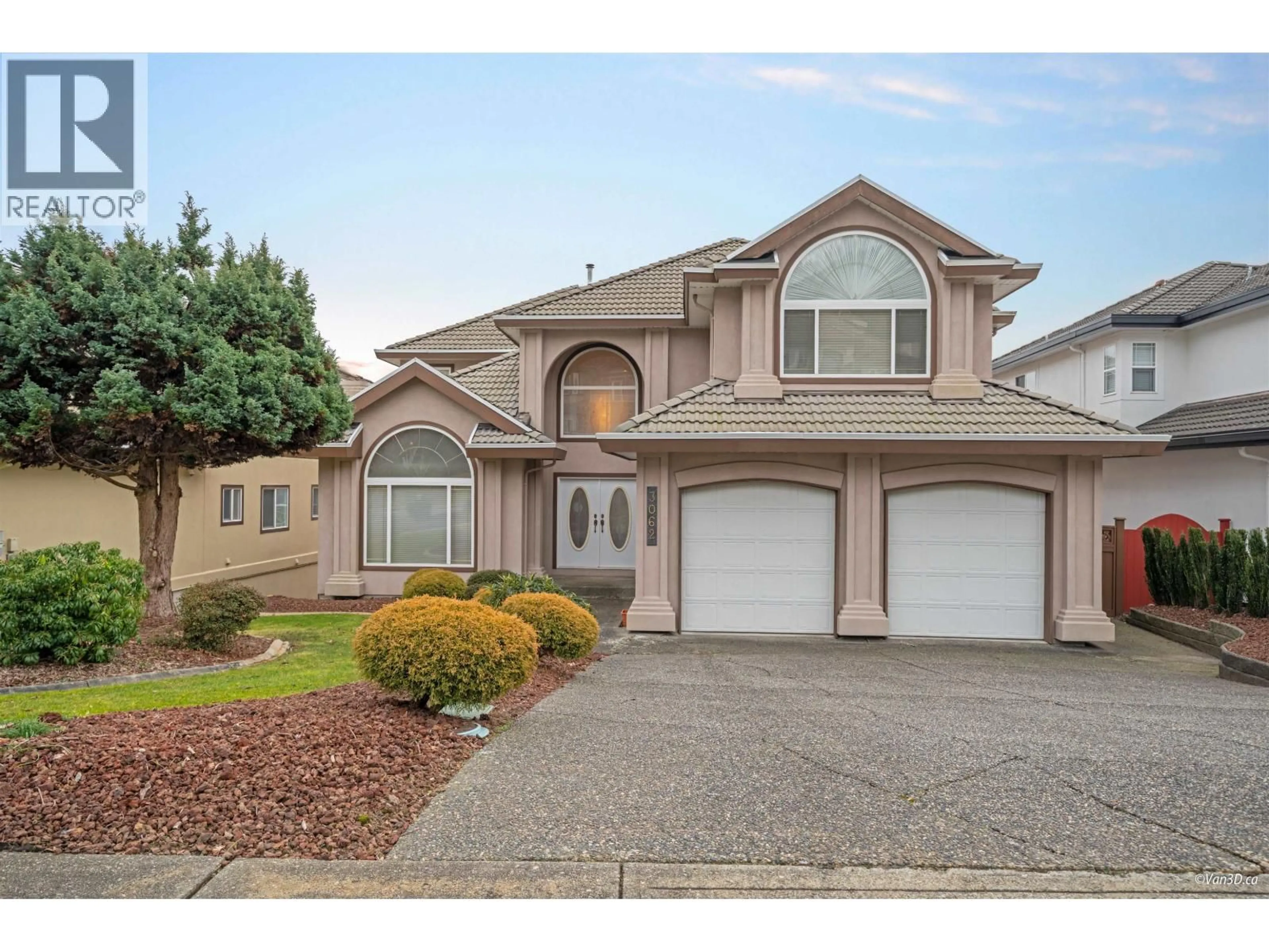 Home with vinyl exterior material, street for 3062 TIMBER COURT, Coquitlam British Columbia V3E2Y8