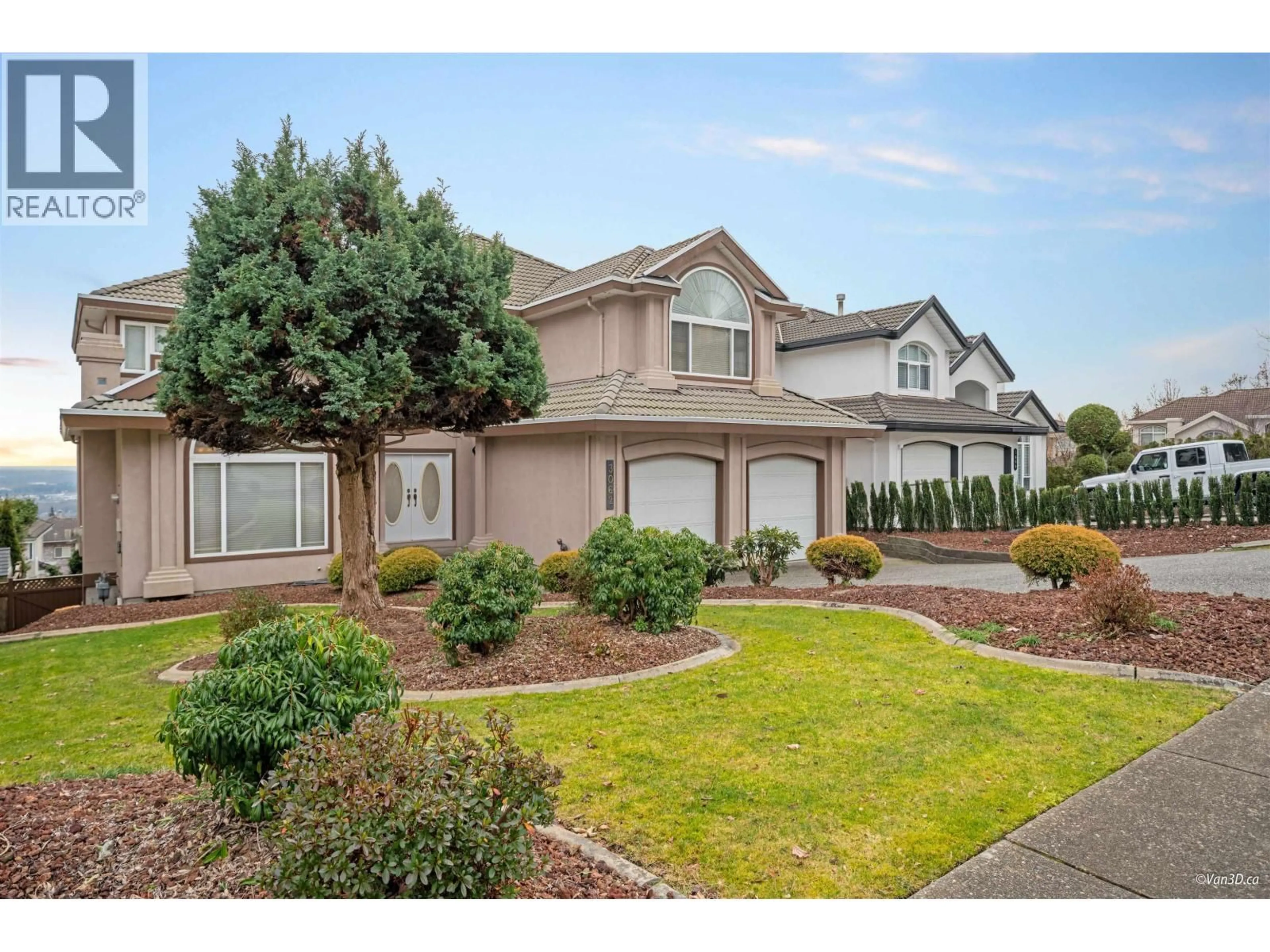 Home with vinyl exterior material, street for 3062 TIMBER COURT, Coquitlam British Columbia V3E2Y8