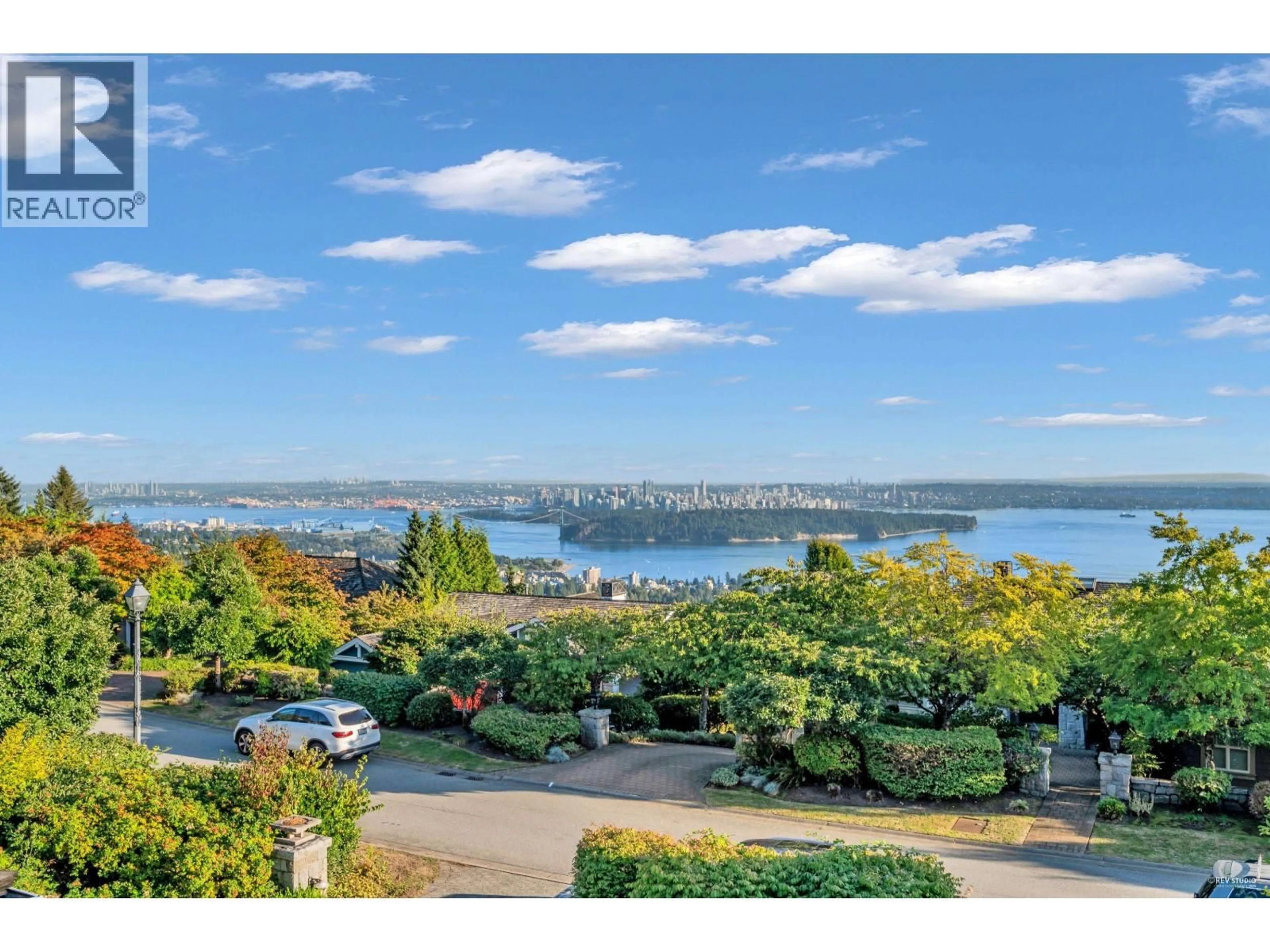 A pic from outside/outdoor area/front of a property/back of a property/a pic from drone, water/lake/river/ocean view for 2263 LYTHE COURT, West Vancouver British Columbia V7S3H8
