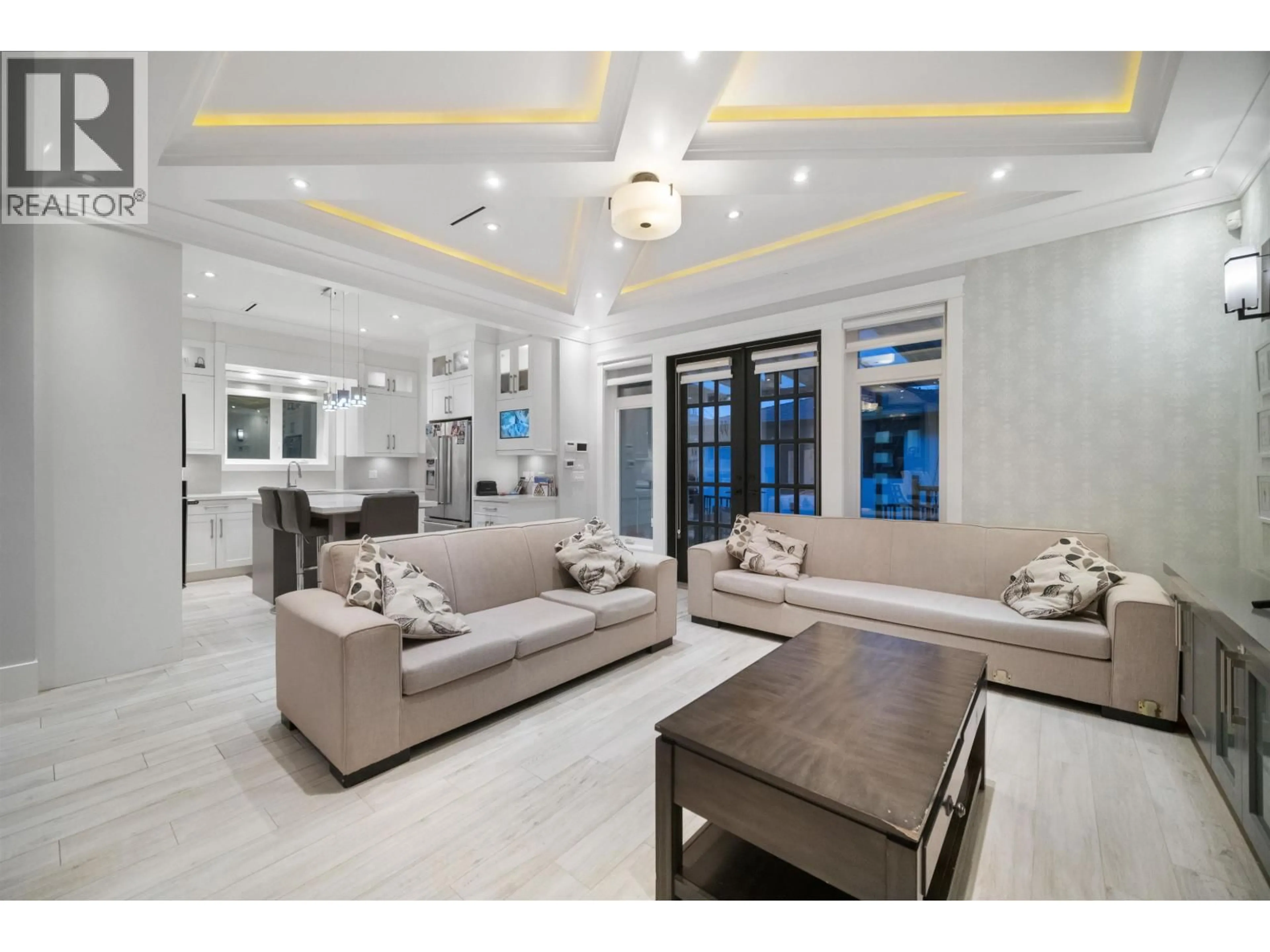 Living room with furniture, ceramic/tile floor for 459 55TH AVENUE, Vancouver British Columbia V5X1N3