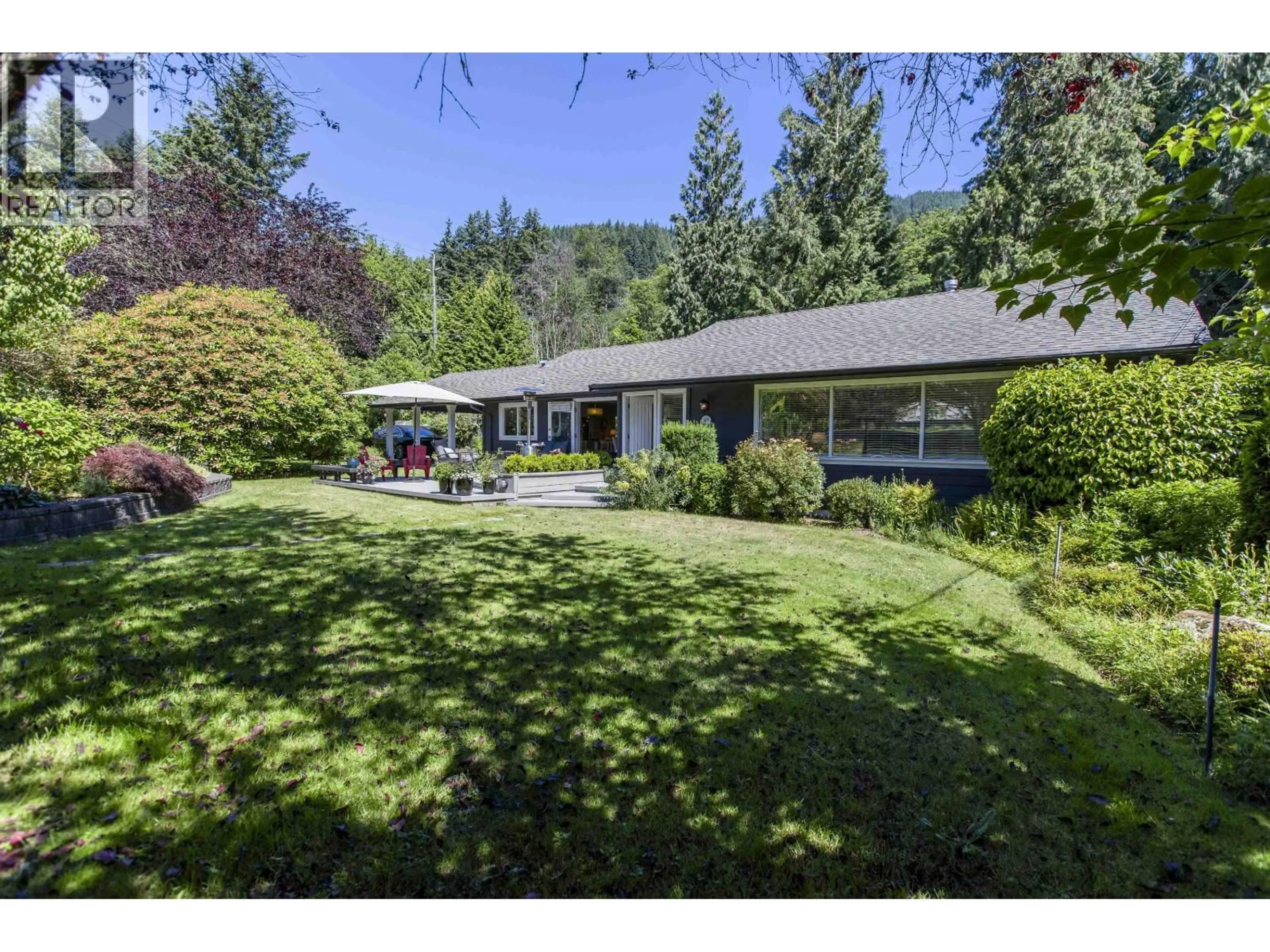 A pic from outside/outdoor area/front of a property/back of a property/a pic from drone, mountain view for 3420 ROCKVIEW PLACE, West Vancouver British Columbia V7V3H3