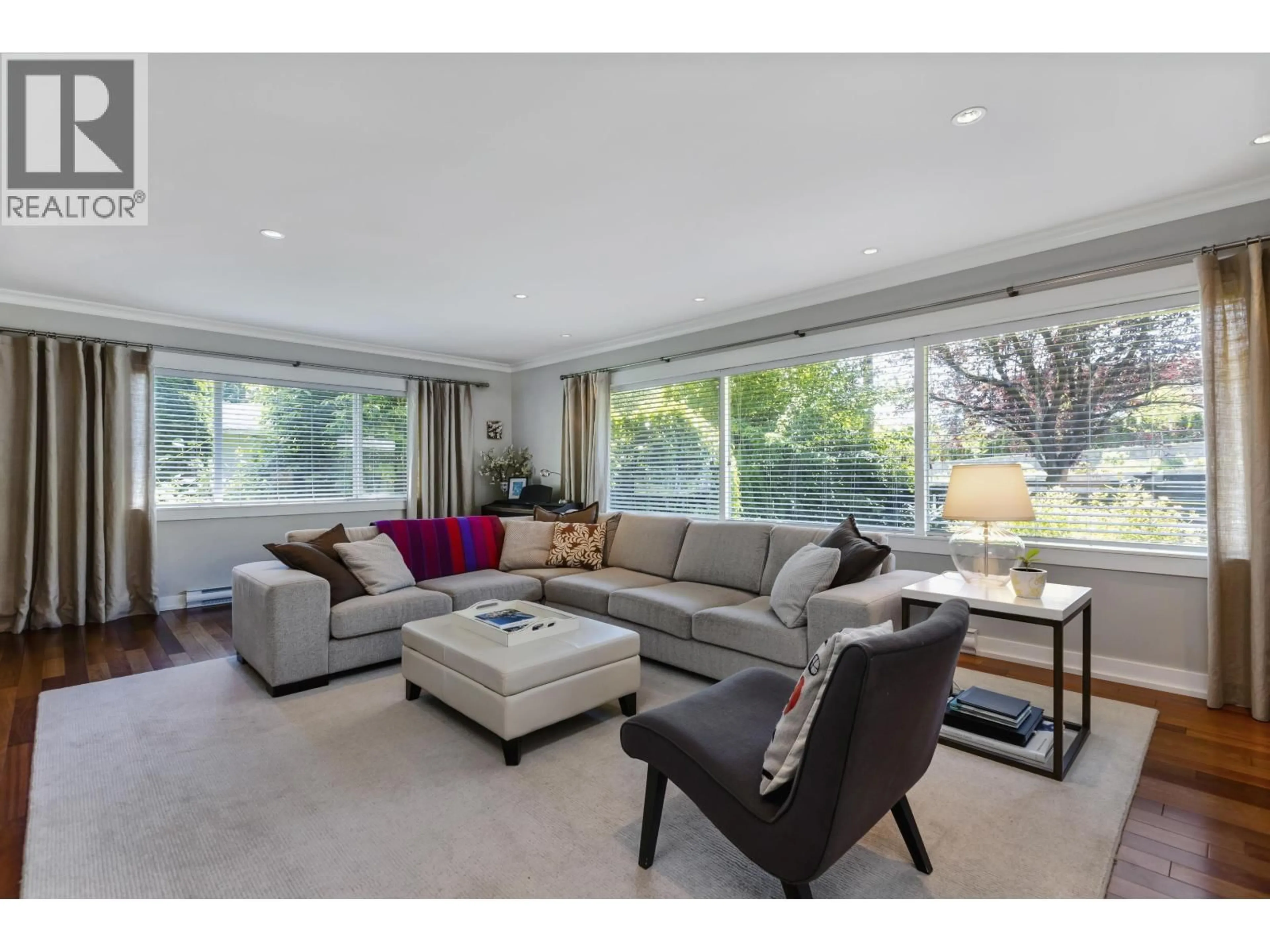 Living room with furniture, unknown for 3420 ROCKVIEW PLACE, West Vancouver British Columbia V7V3H3
