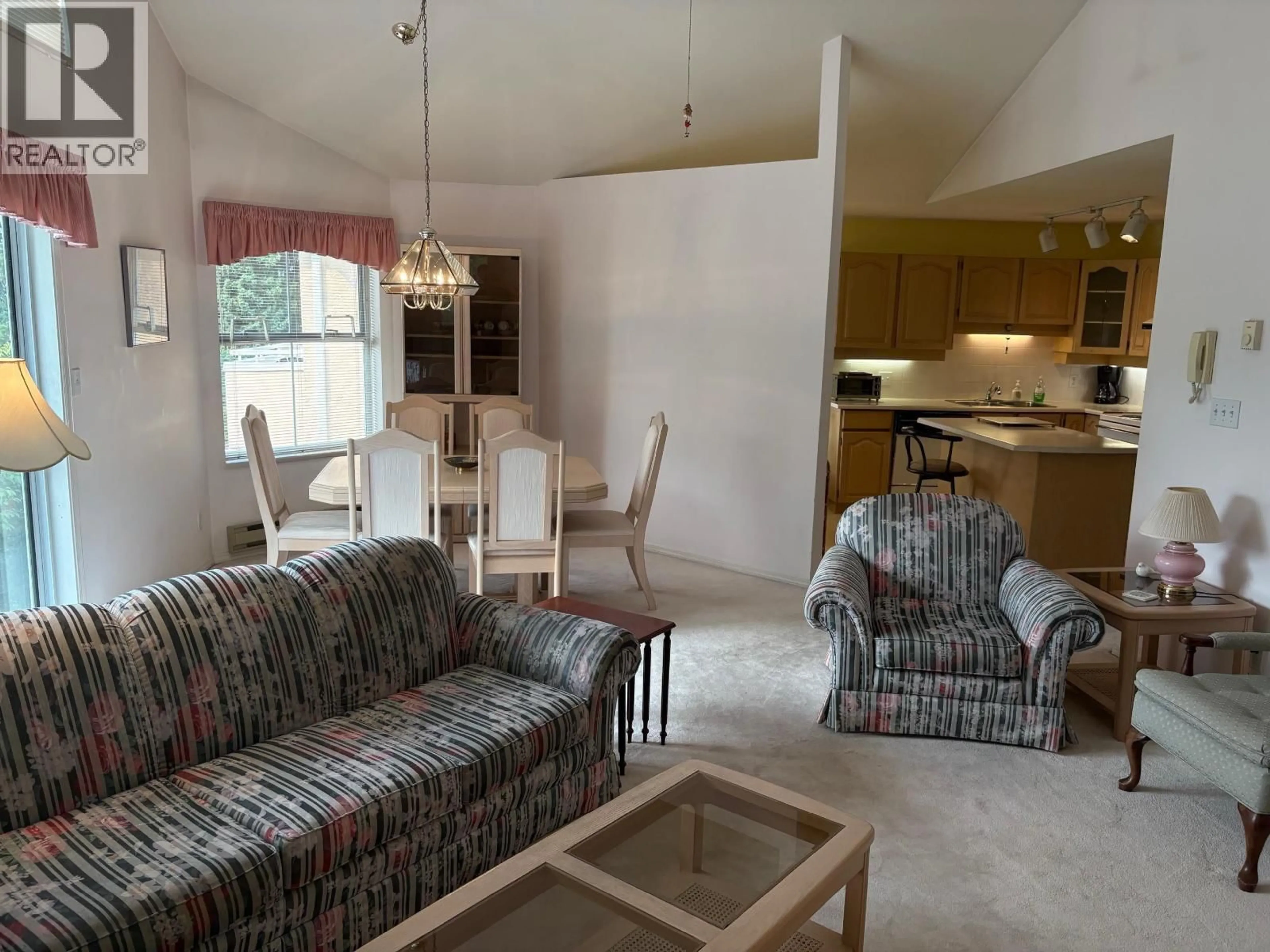 Living room with furniture, unknown for 301 - 5565 BARKER AVENUE, Burnaby British Columbia V5H2N8