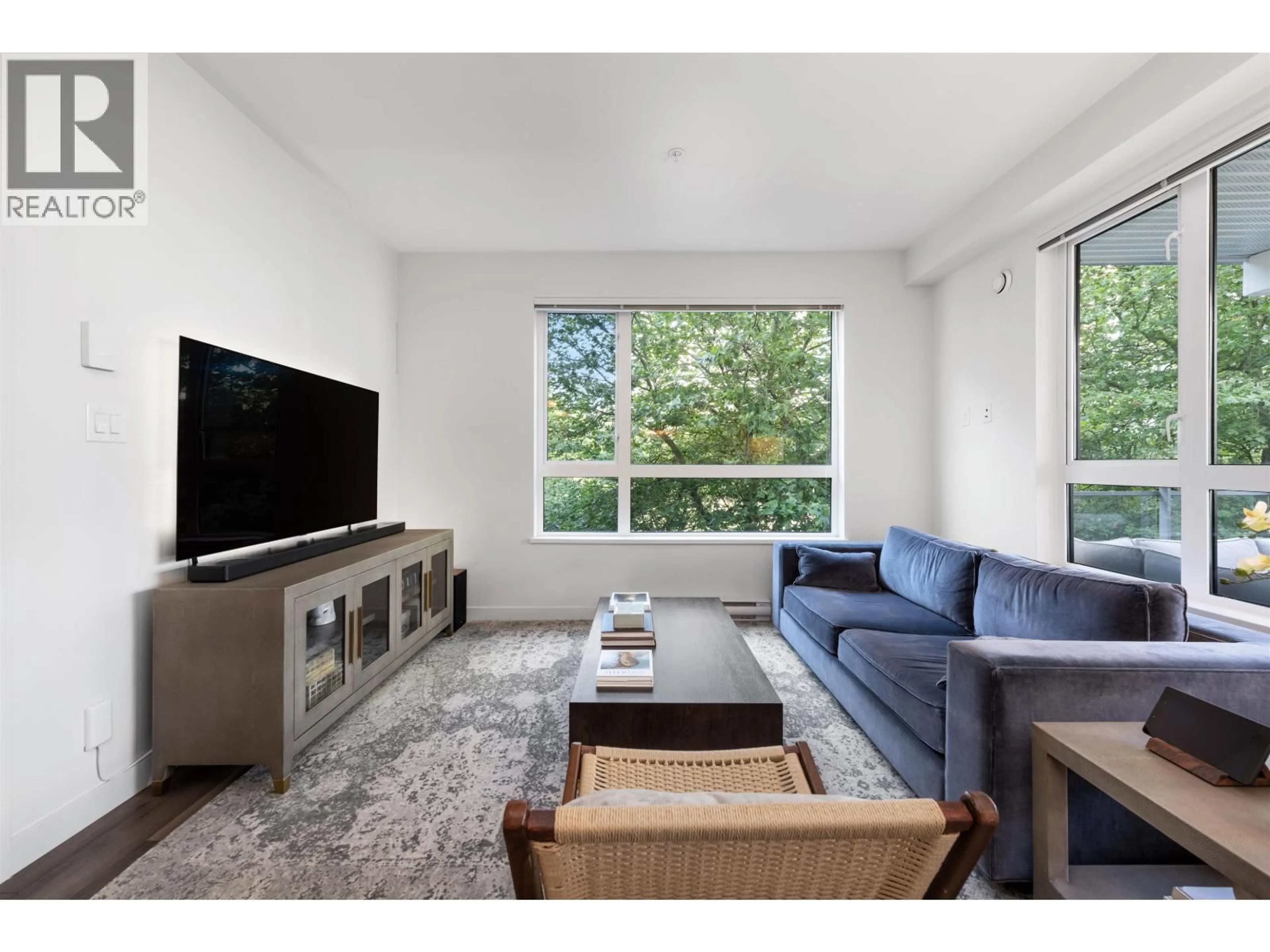 Living room with furniture, unknown for 301 - 2188 MADISON AVENUE, Burnaby British Columbia V5C0J8
