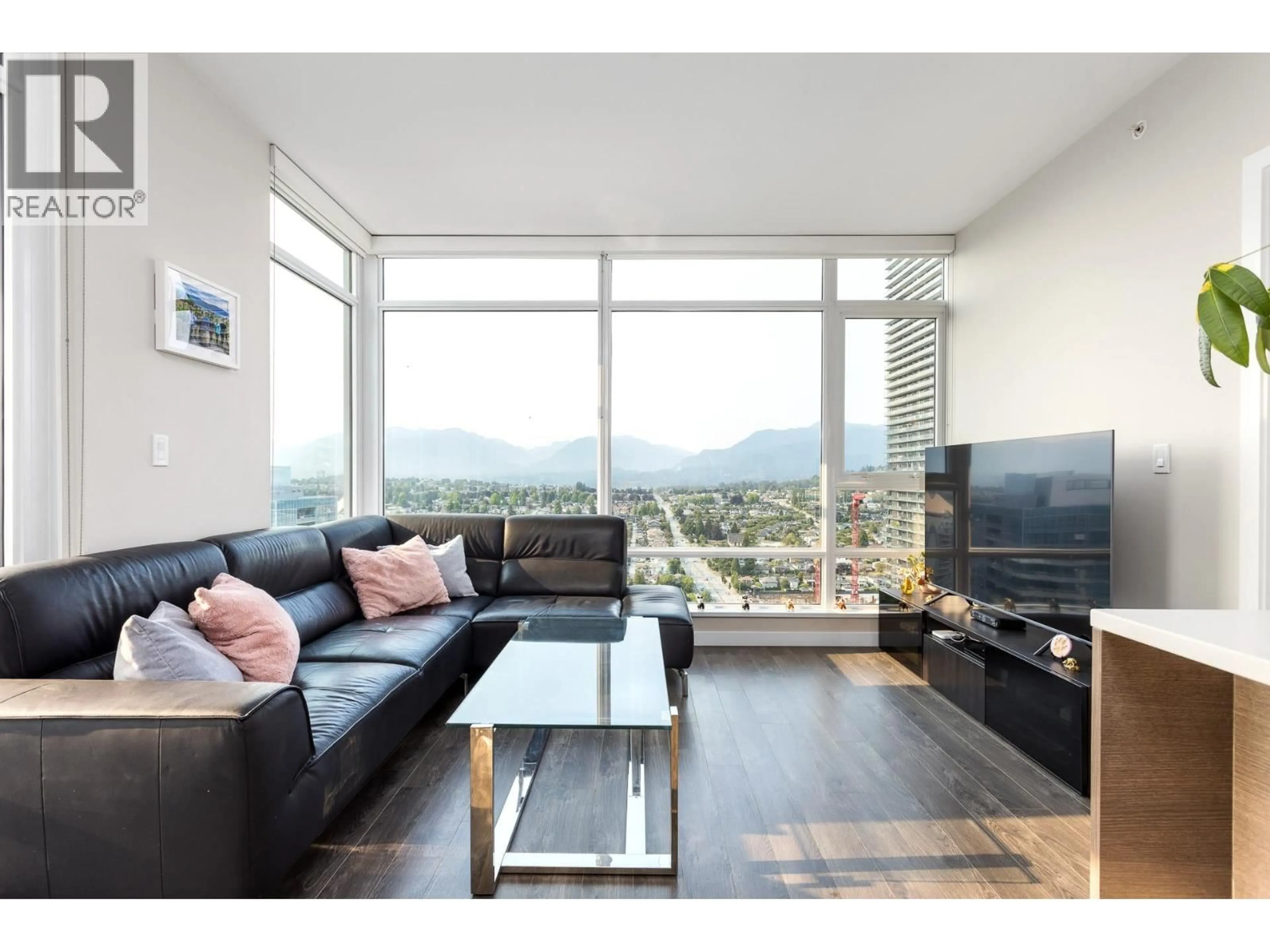 Living room with furniture, wood/laminate floor for 2603 - 4485 SKYLINE DRIVE, Burnaby British Columbia V5C0J2