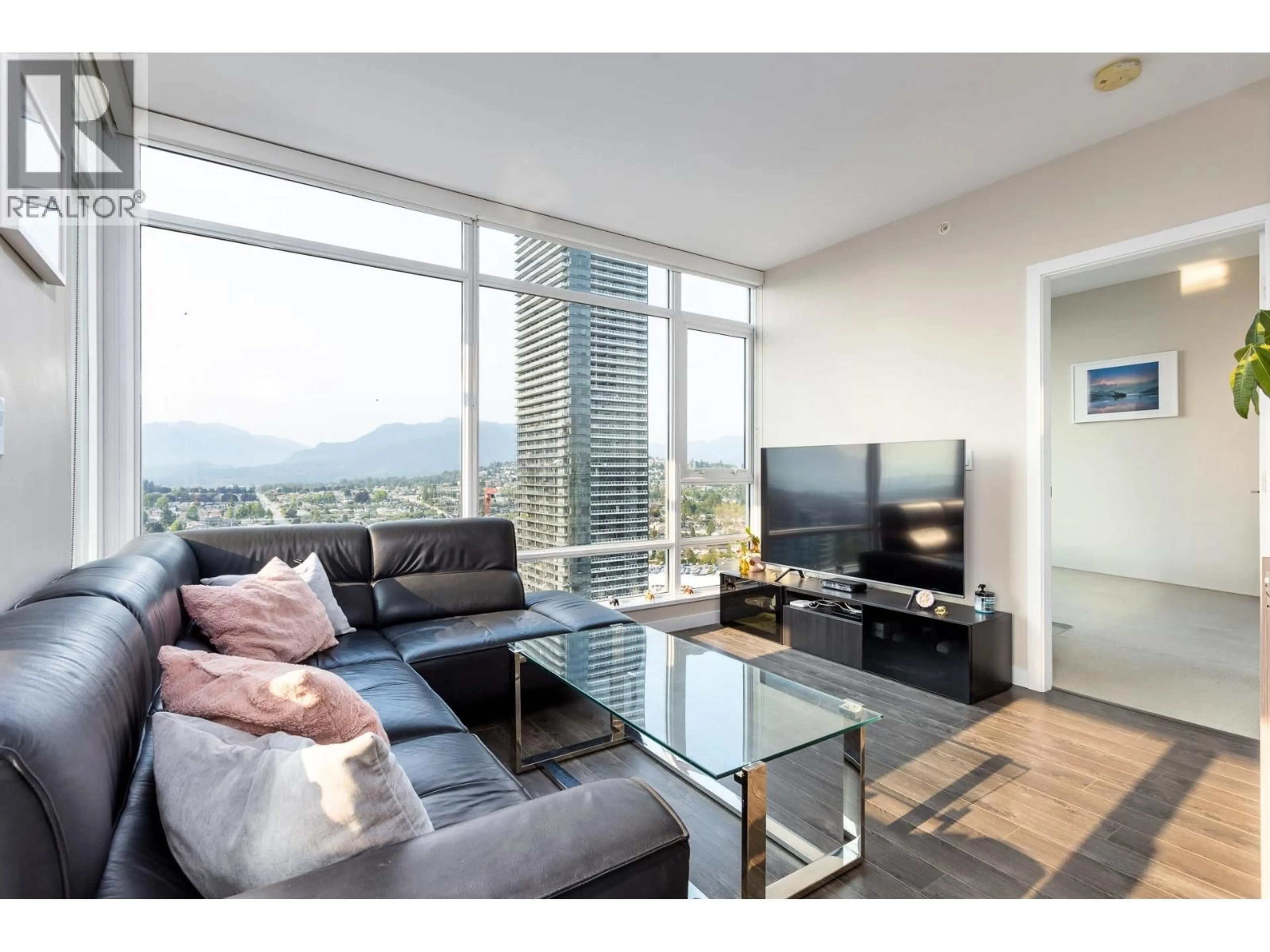 Living room with furniture, wood/laminate floor for 2603 - 4485 SKYLINE DRIVE, Burnaby British Columbia V5C0J2