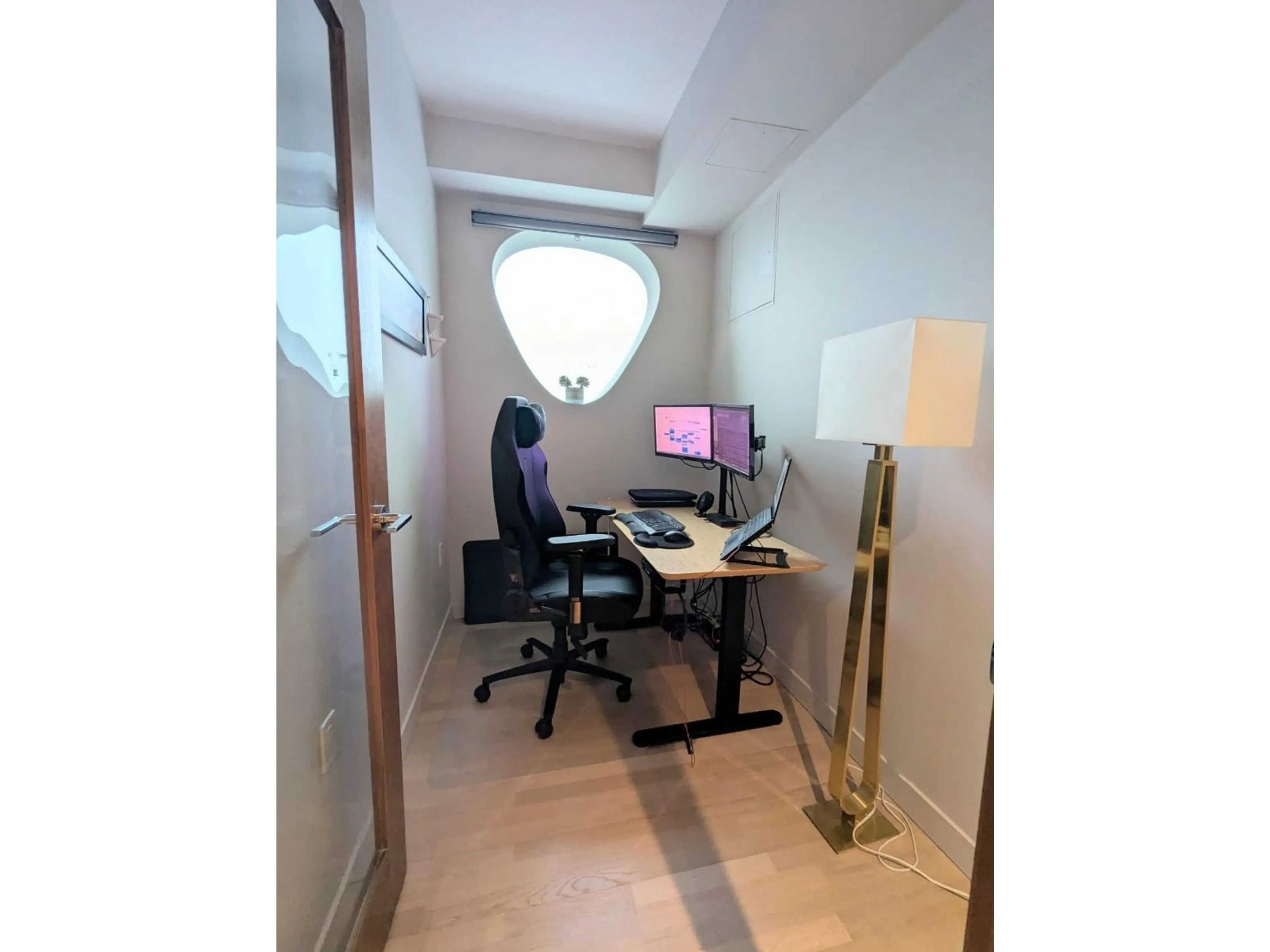 A pic of a room for 3505 - 13495 CENTRAL, Surrey British Columbia V3T0K2