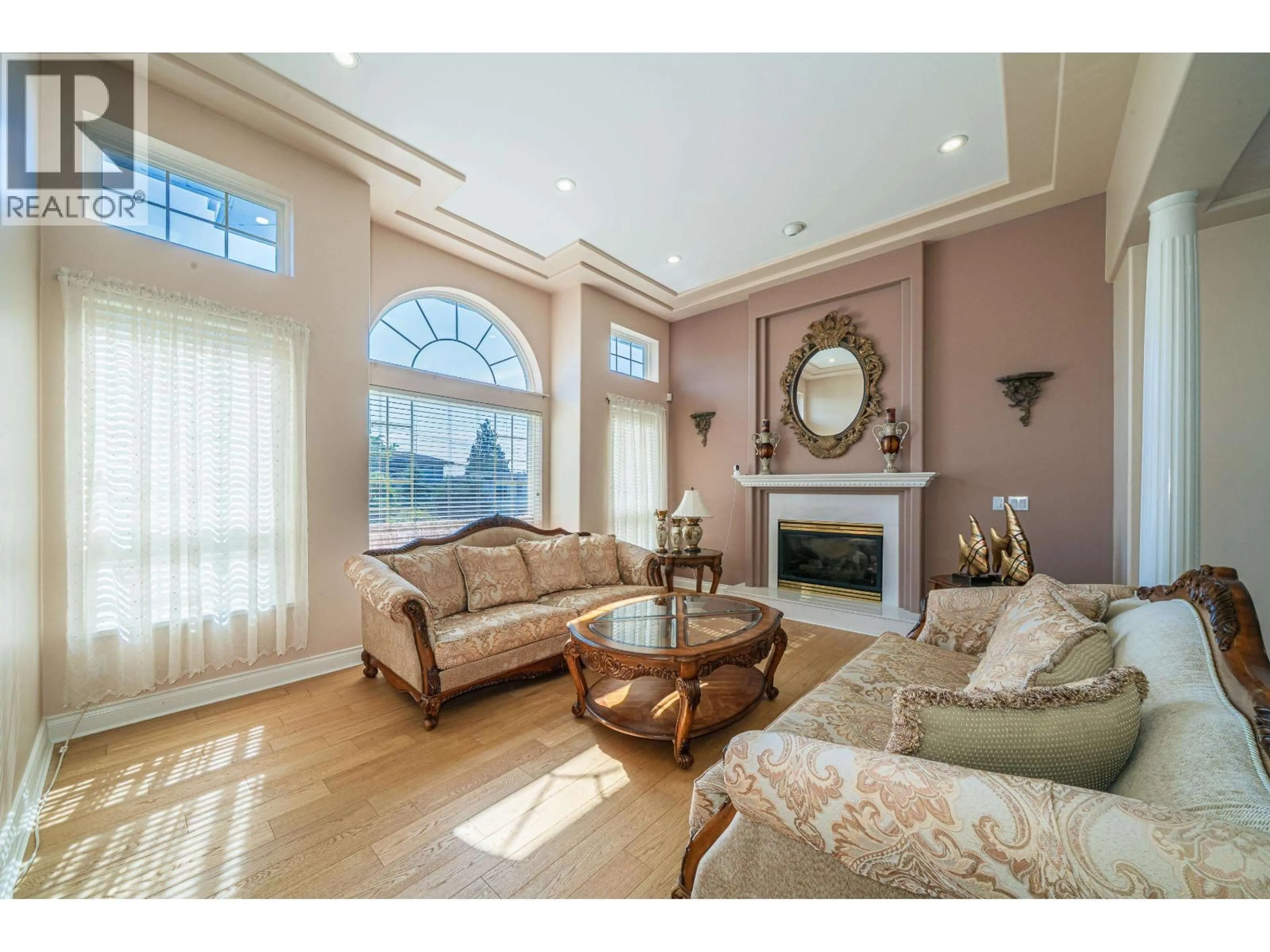 Living room with furniture, unknown for 7287 PANDORA STREET, Burnaby British Columbia V5A1B8