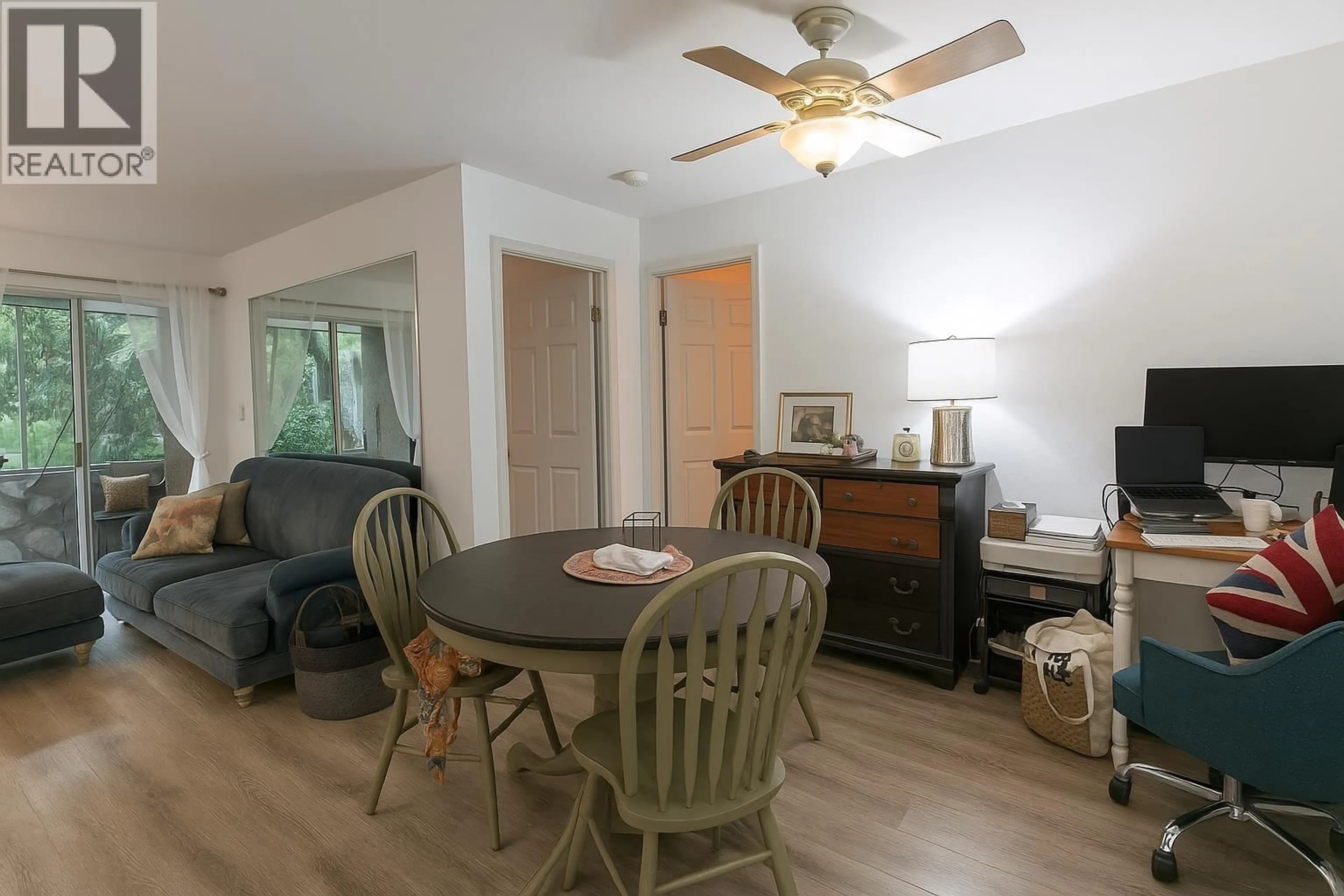 Dining room, wood/laminate floor for 118 - 12 K DE K COURT, New Westminster British Columbia V3M6C5