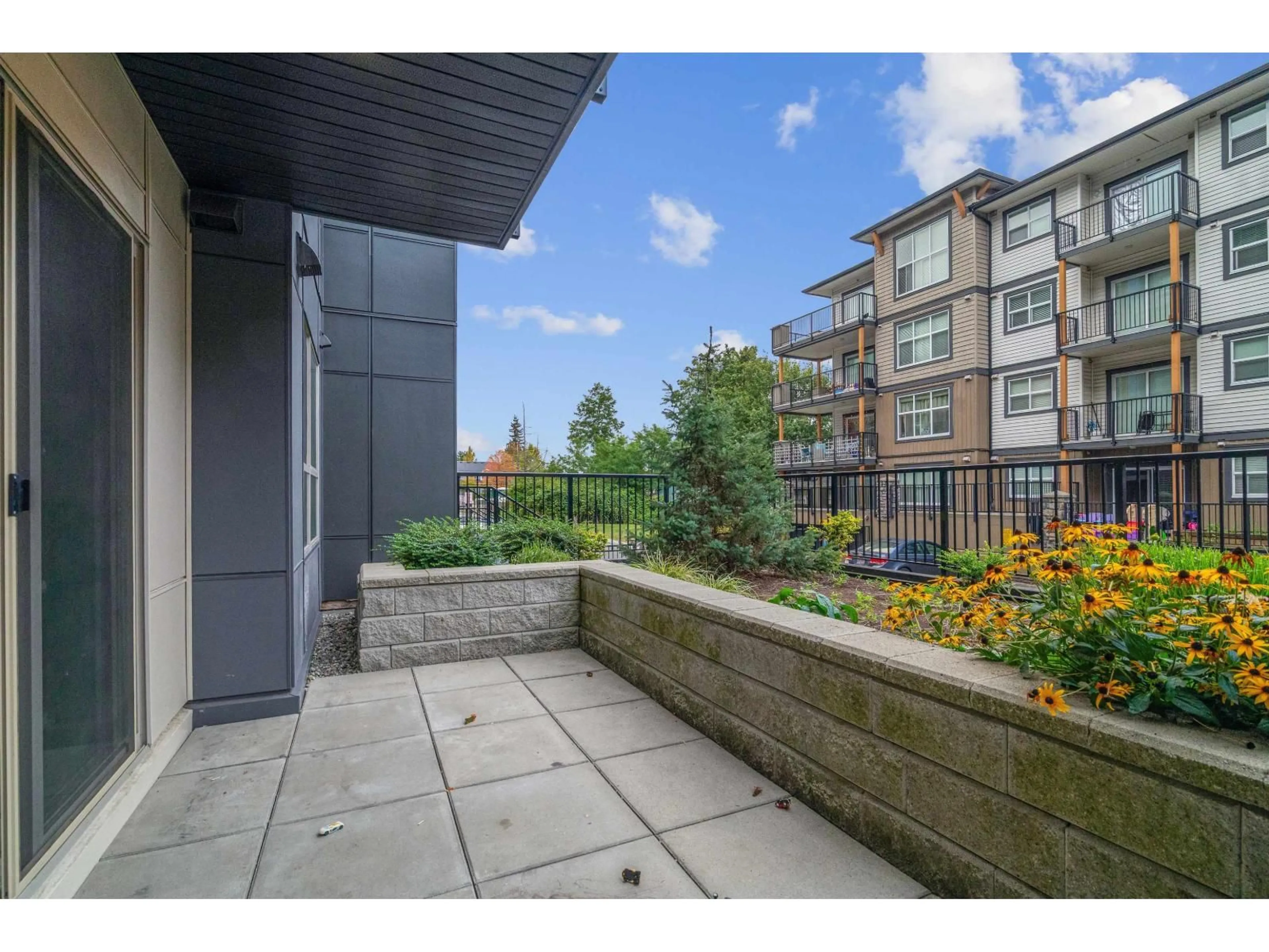 Patio, street for 113 - 5486 199A, Langley British Columbia V3A0N6