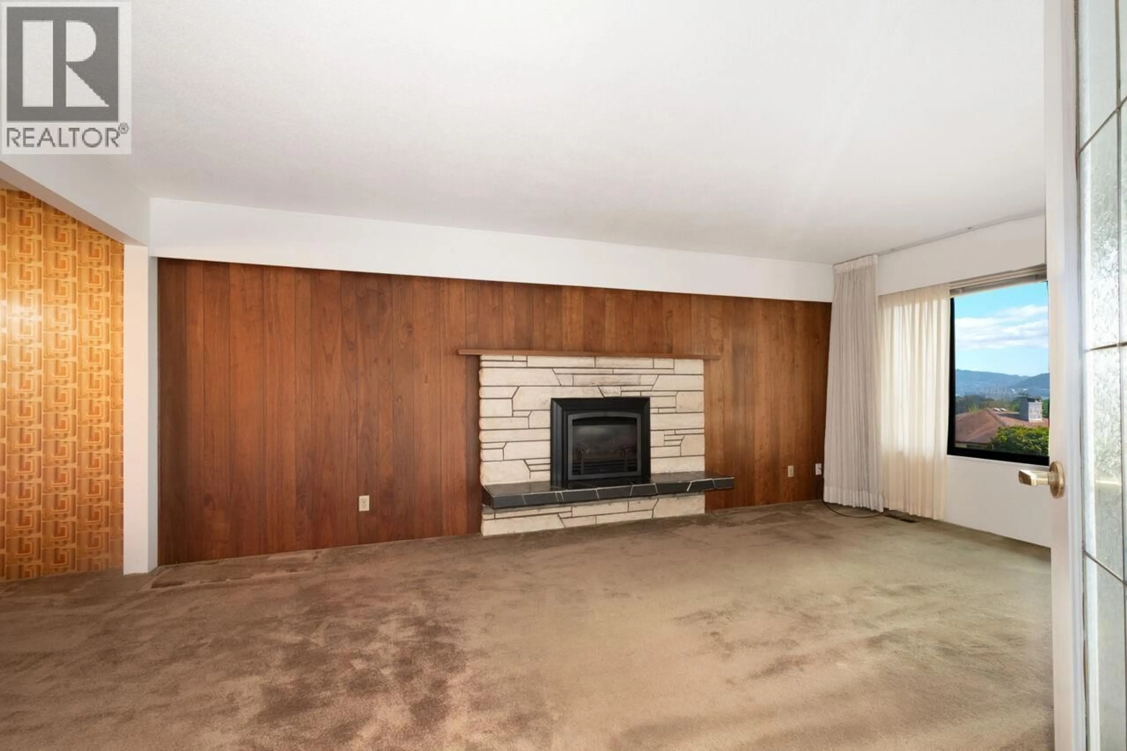 A pic of a room for 1018 CLOVERLEY STREET, North Vancouver British Columbia V7L1N3