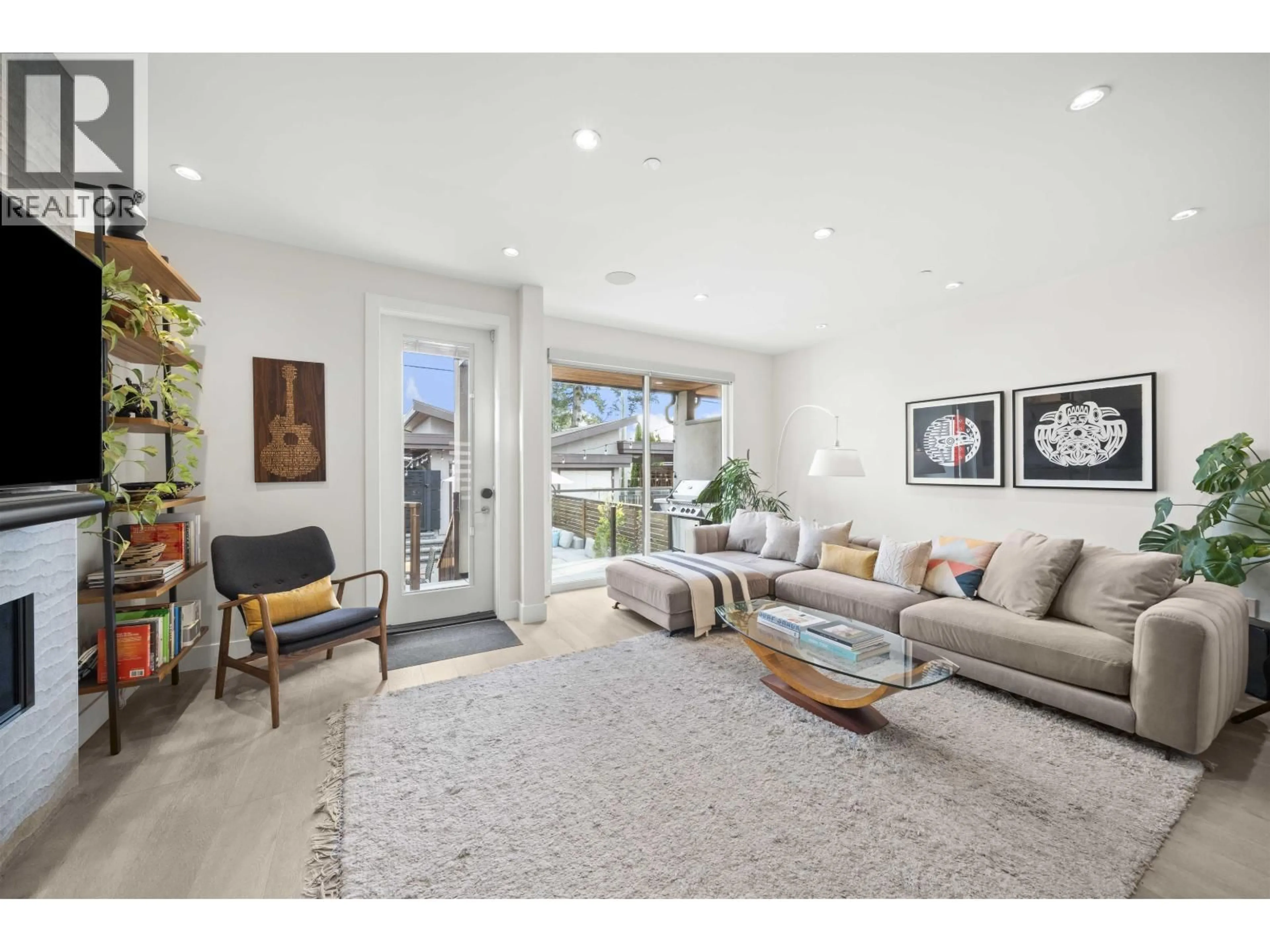 Living room with furniture, unknown for 413 KEITH ROAD, North Vancouver British Columbia V7M1M2