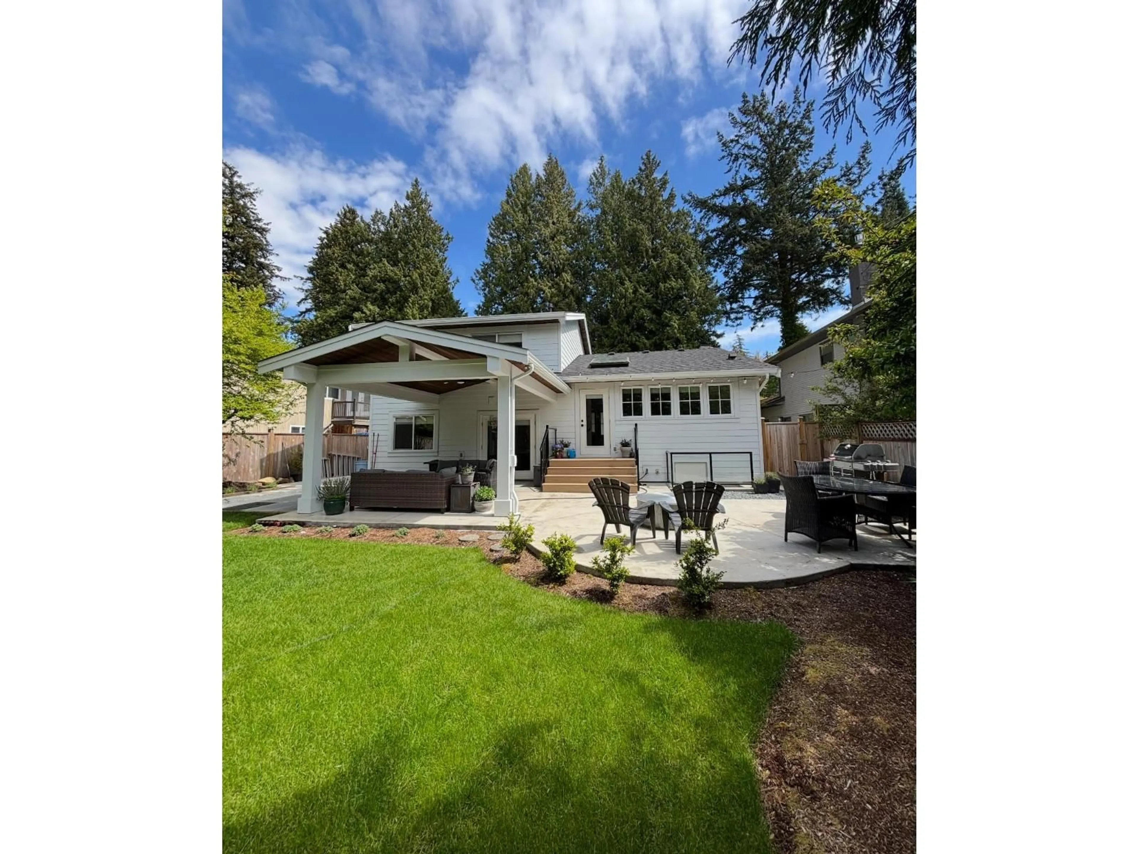 Home with vinyl exterior material, street for 2439 124, Surrey British Columbia V4A3N1