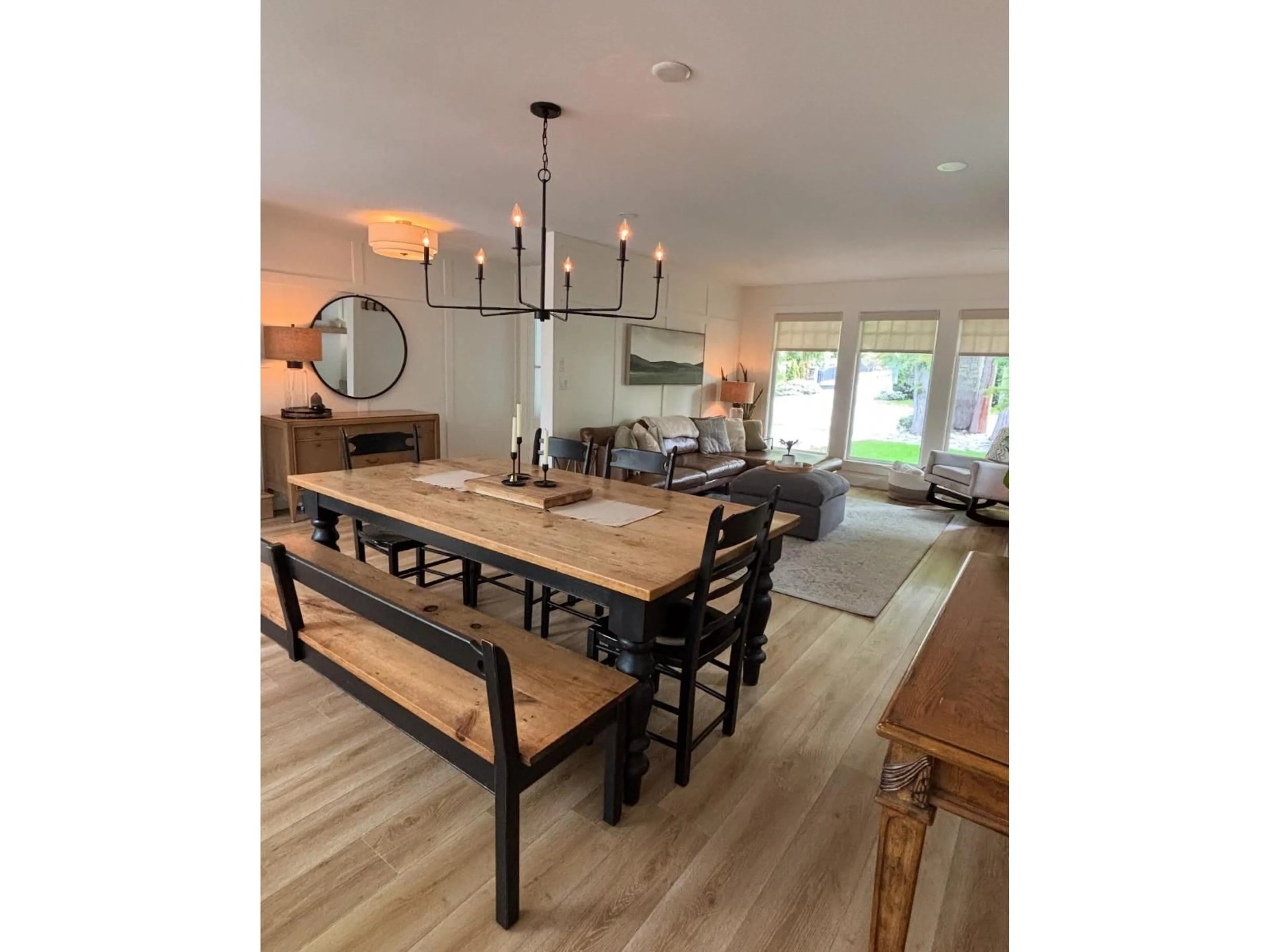 Open concept kitchen, wood/laminate floor for 2439 124, Surrey British Columbia V4A3N1