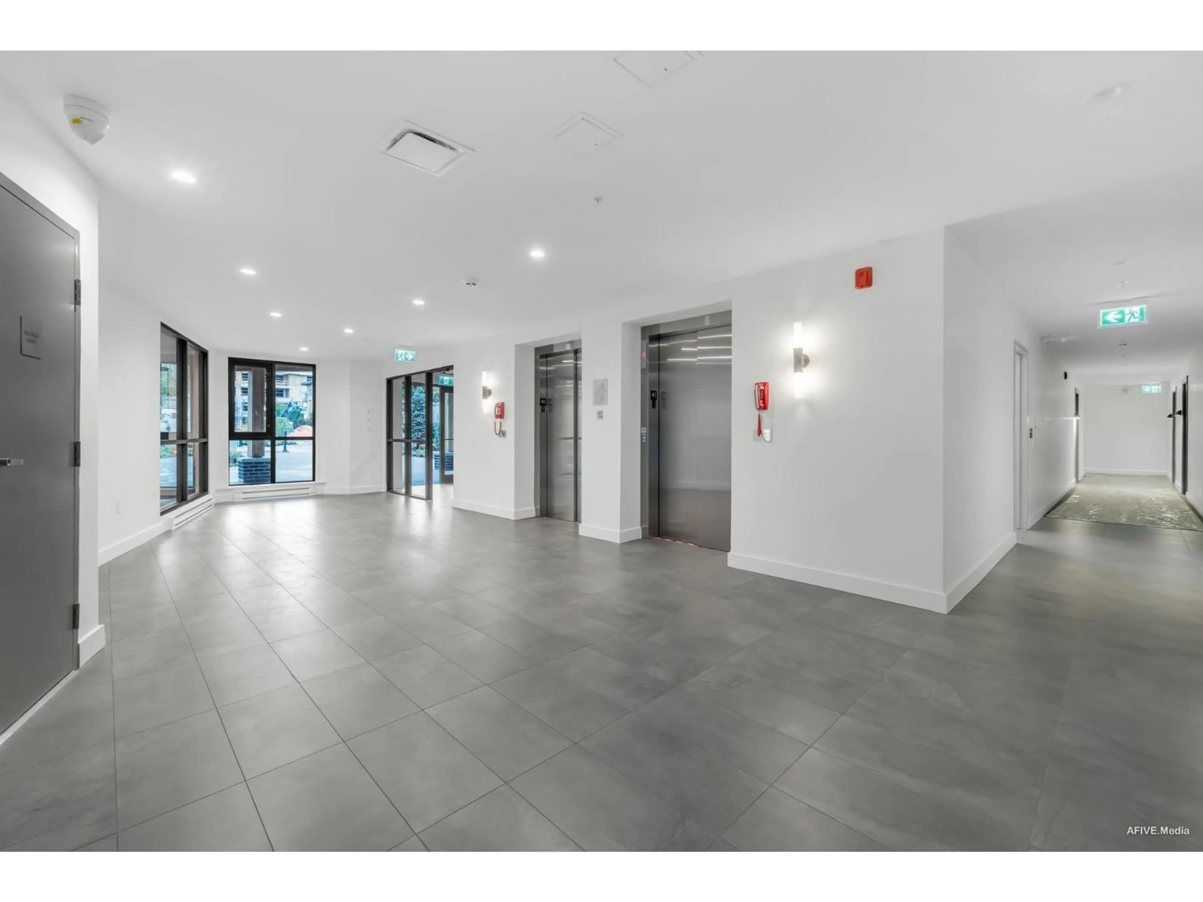 Indoor foyer for 122 - 13788 76, Surrey British Columbia V3W8J5