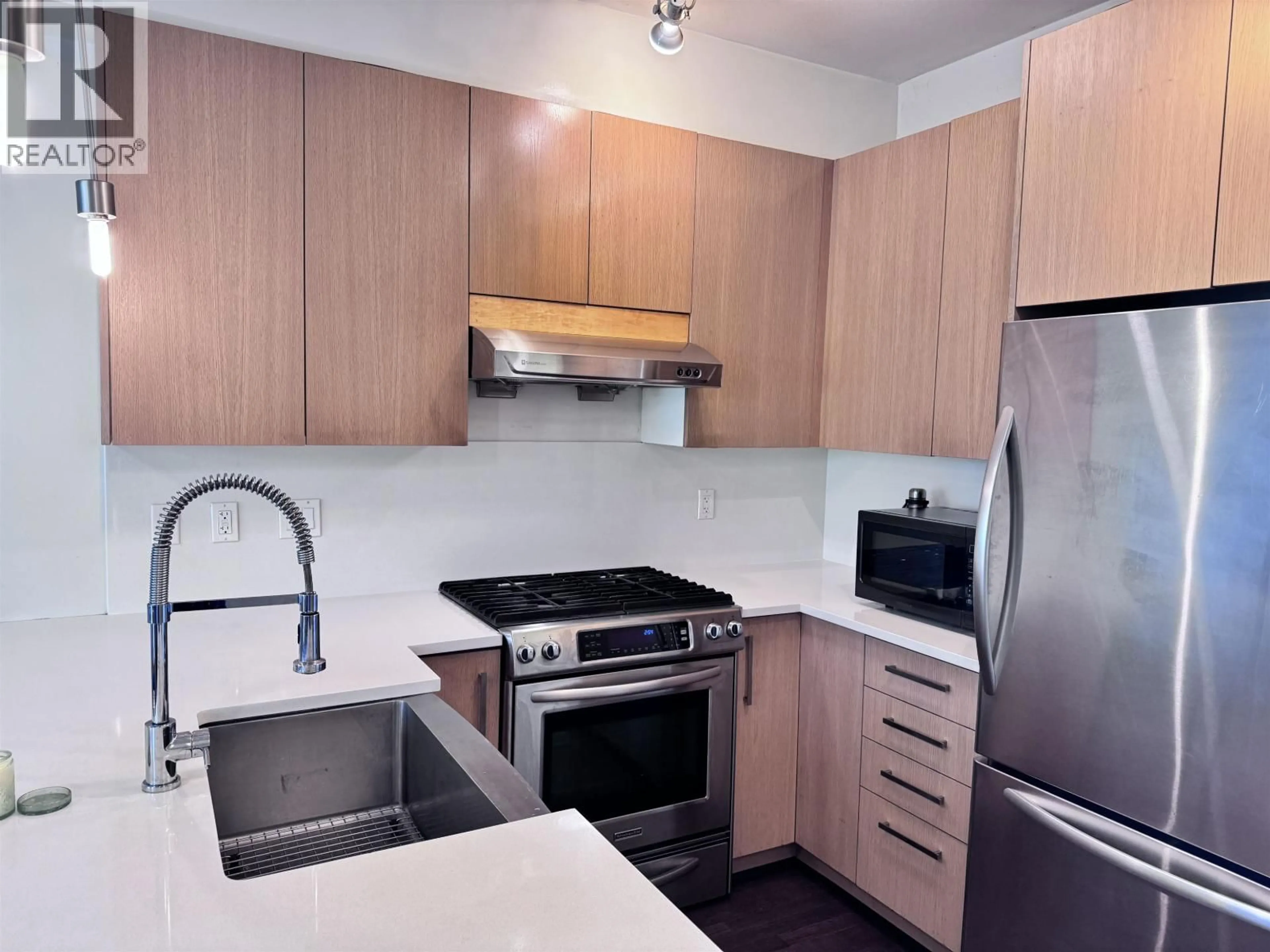 Standard kitchen, unknown for 406 - 8485 NEW HAVEN CLOSE, Burnaby British Columbia V5J0B7