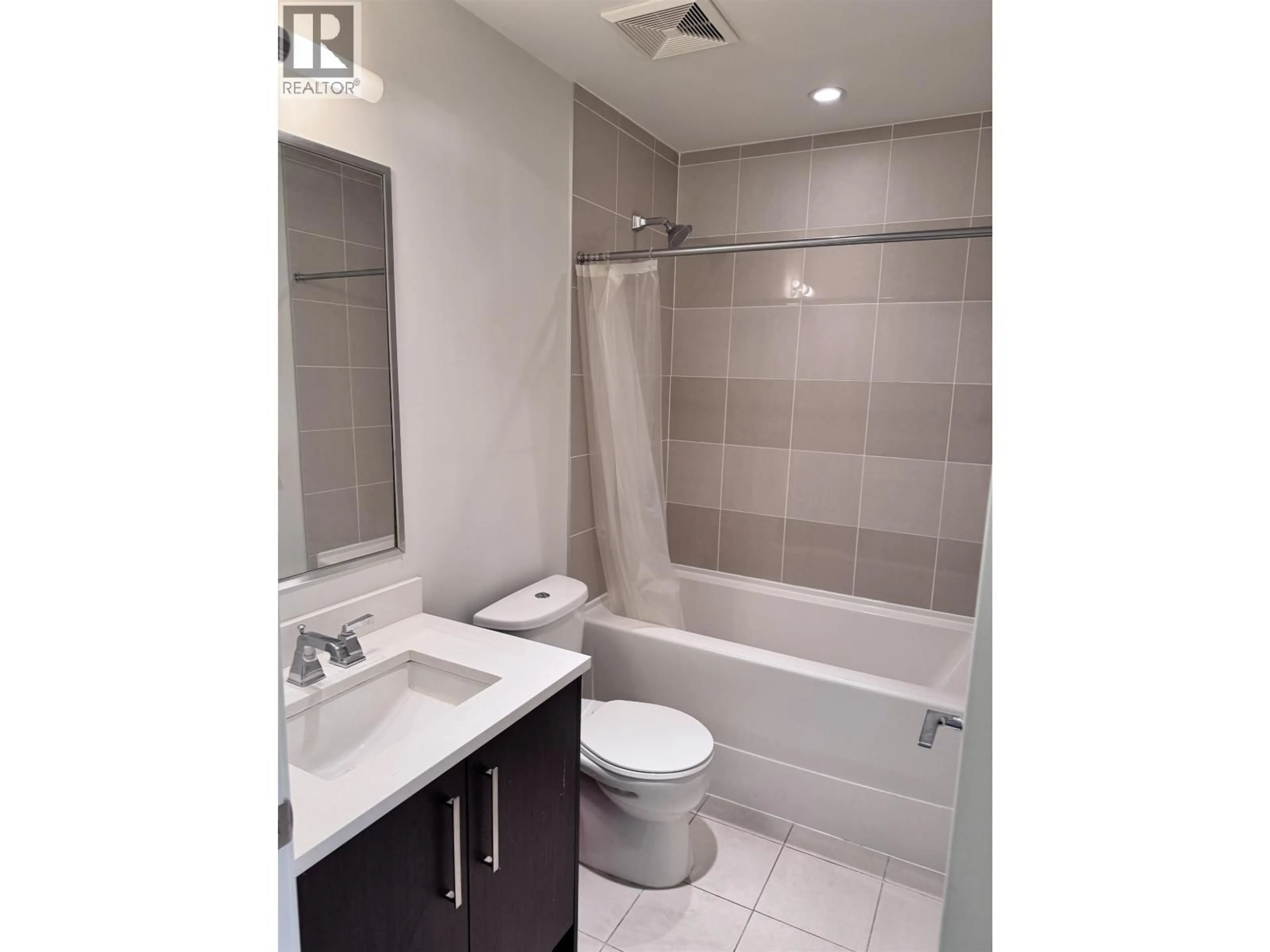 Standard bathroom, ceramic/tile floor for 406 - 8485 NEW HAVEN CLOSE, Burnaby British Columbia V5J0B7