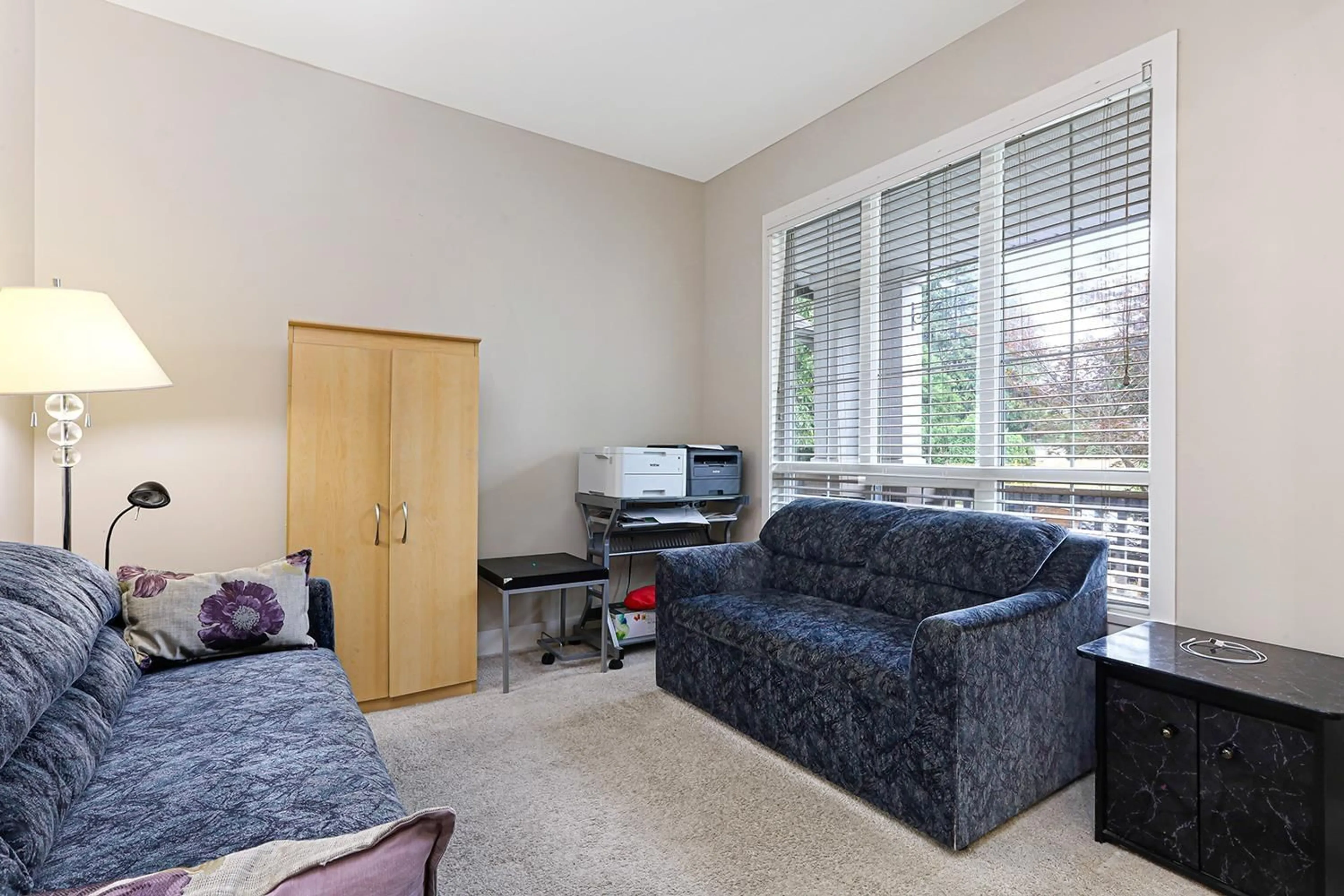 Living room with furniture, unknown for 14629 60, Surrey British Columbia V3S1R5