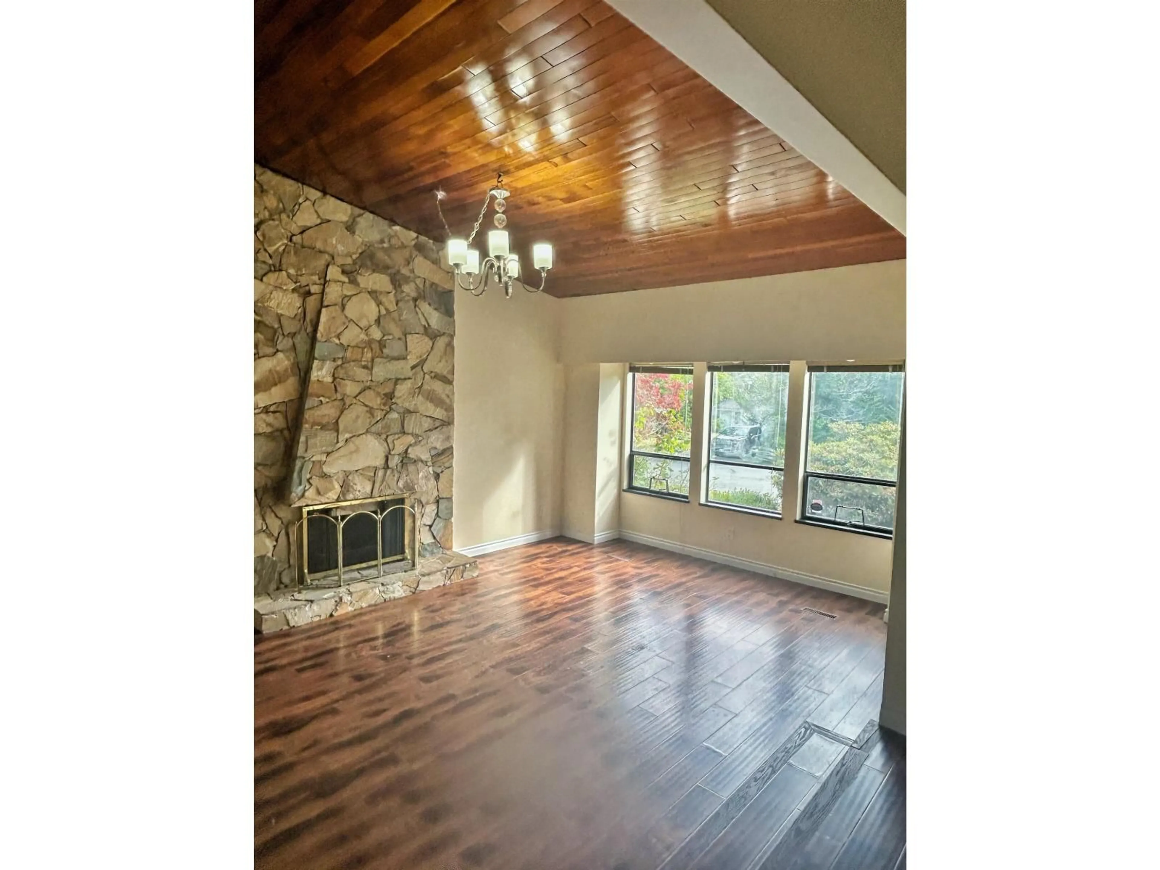 Unknown for 10035 157A, Surrey British Columbia V4N2R5