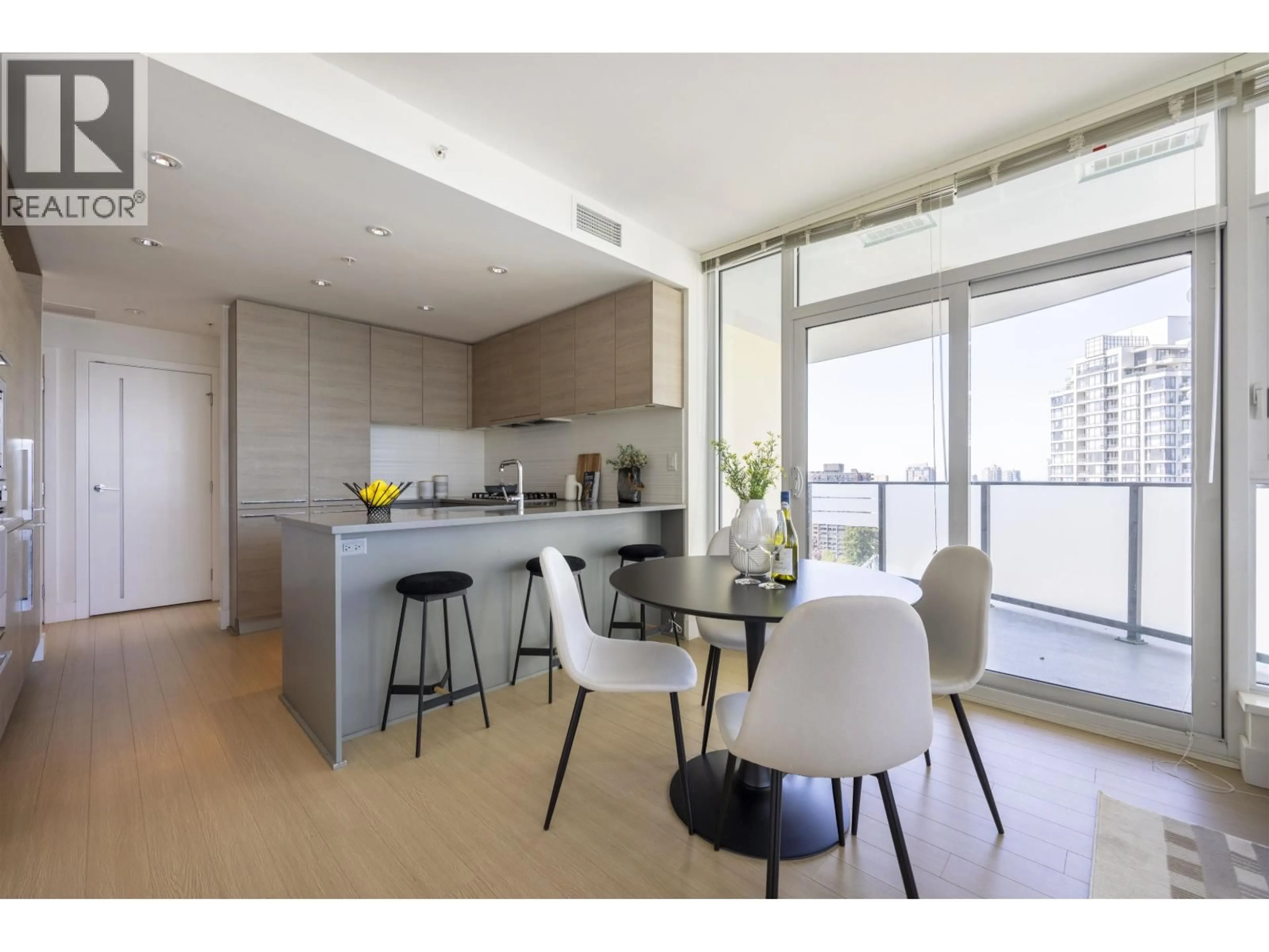 Open concept kitchen, unknown for 1802 - 7388 KINGSWAY, Burnaby British Columbia V3N0G9