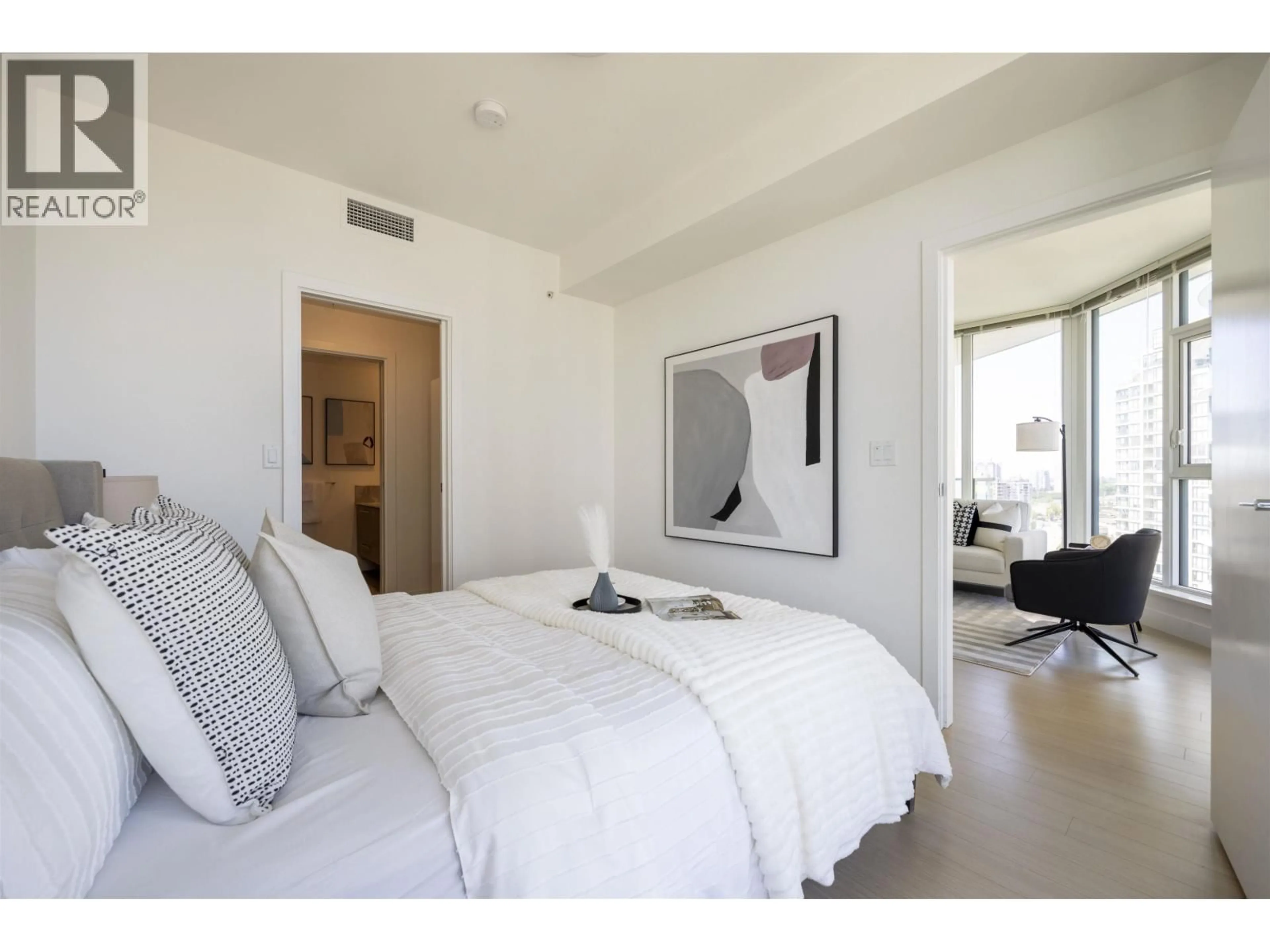 A pic of a room for 1802 - 7388 KINGSWAY, Burnaby British Columbia V3N0G9